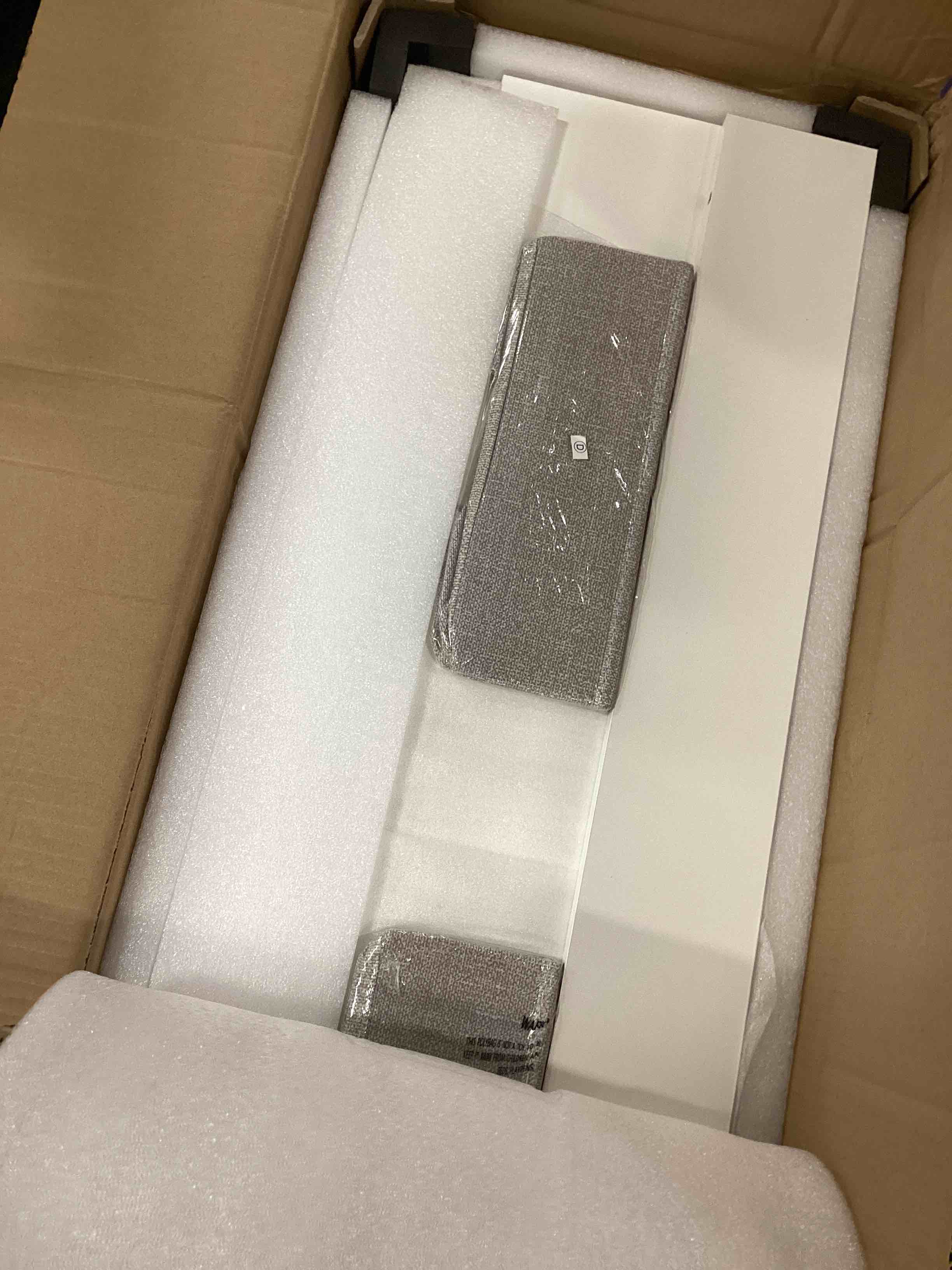 https://s3.amazonaws.com/lotting-images-prod/bidfta/GRA1560194_1736889226095.jpeg