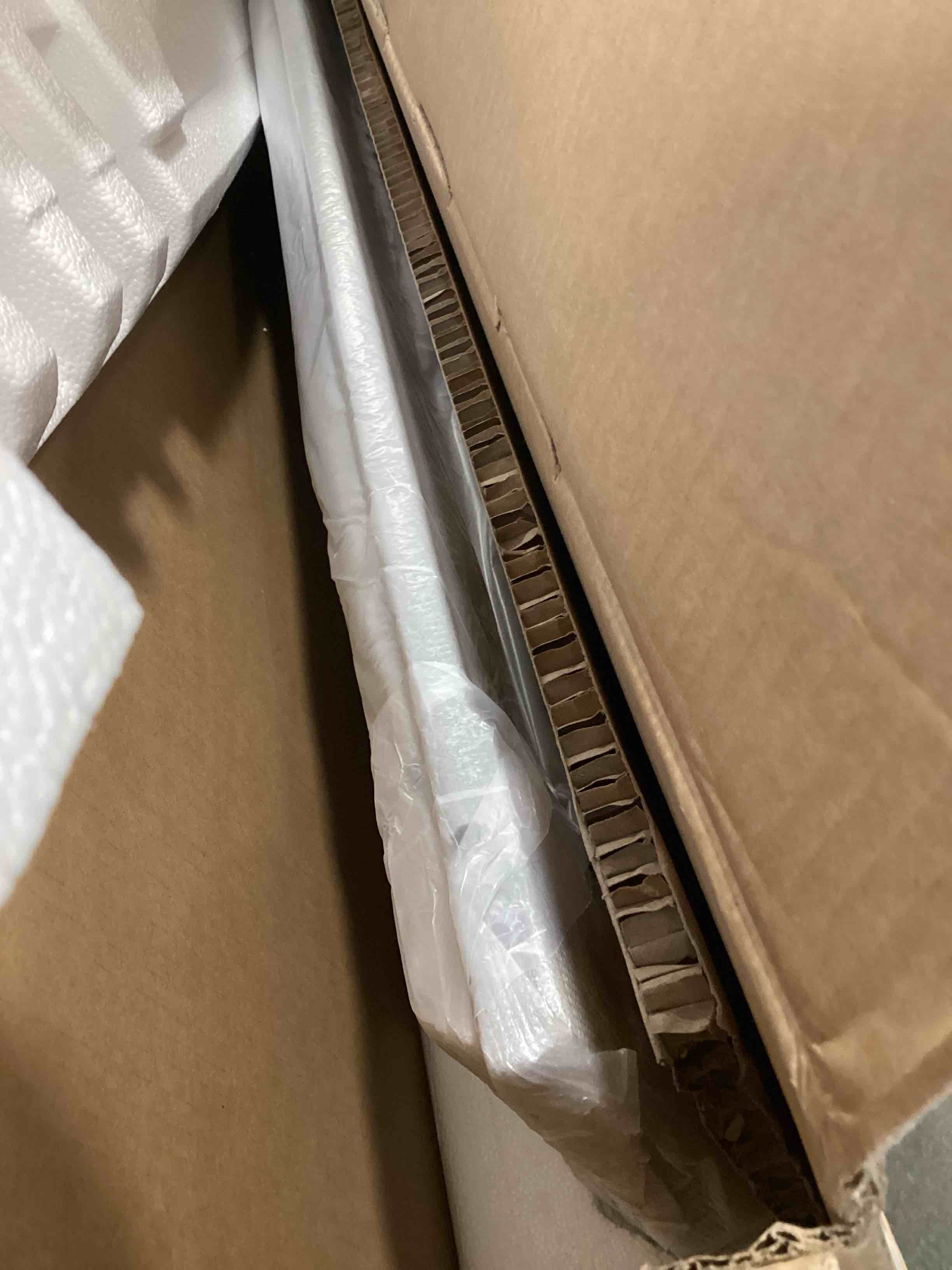 https://s3.amazonaws.com/lotting-images-prod/bidfta/GRA1560239_1736954625531.jpeg