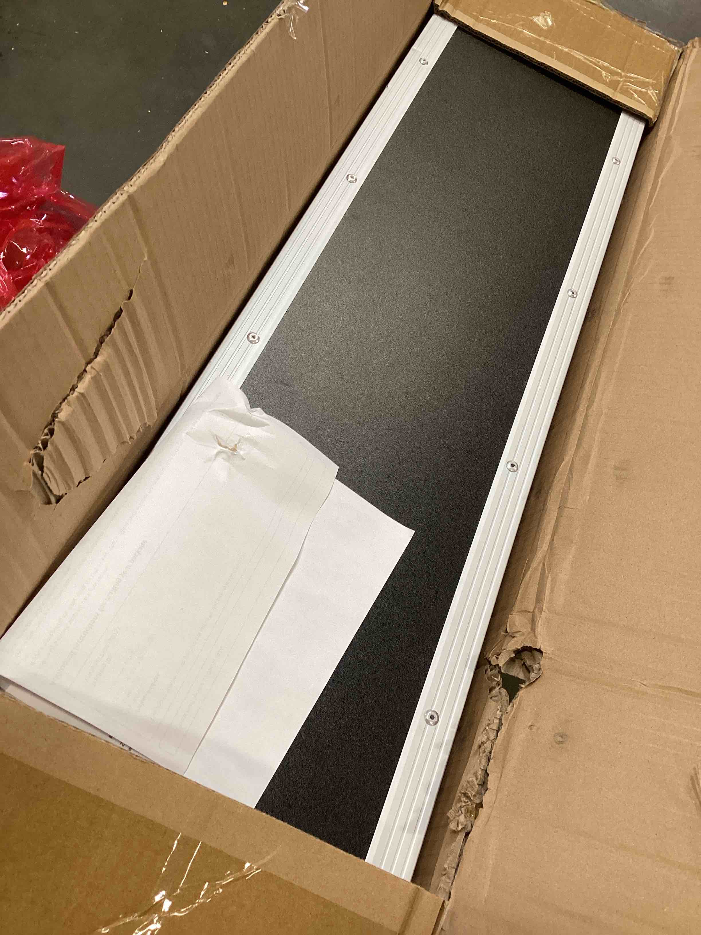https://s3.amazonaws.com/lotting-images-prod/bidfta/GRA1560265_1736964794751.jpeg