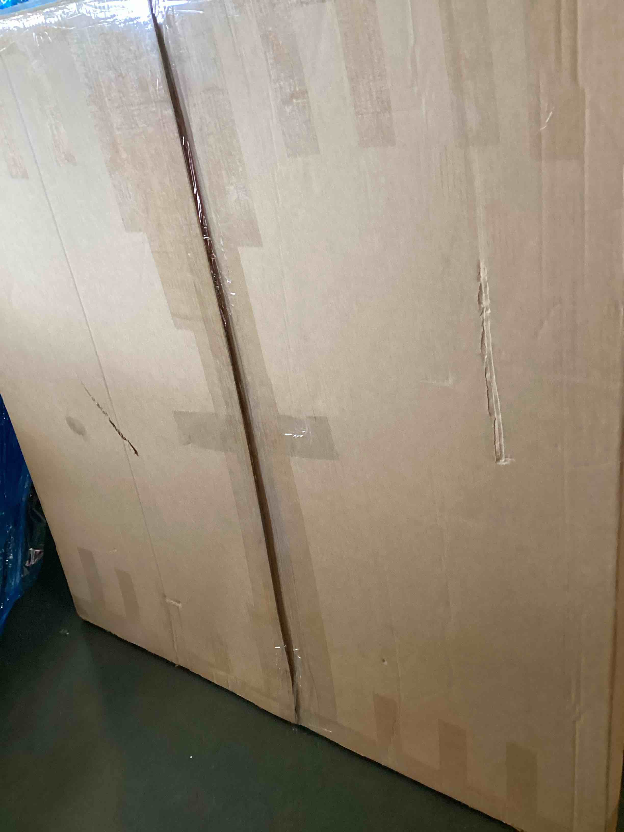 https://s3.amazonaws.com/lotting-images-prod/bidfta/GRA1560660_1737136367118.jpeg
