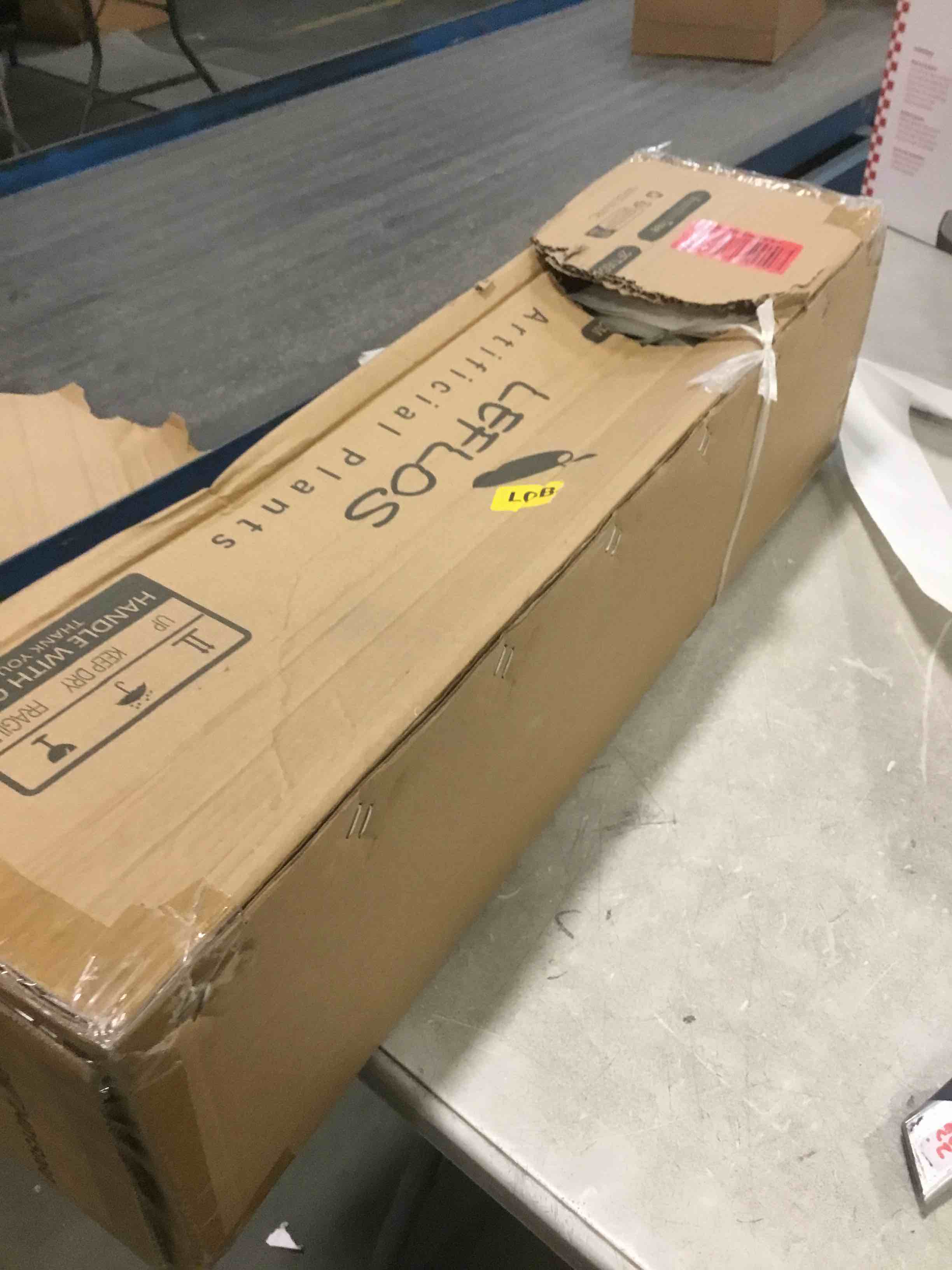 https://s3.amazonaws.com/lotting-images-prod/bidfta/GRA1561342_1734651688700.jpeg