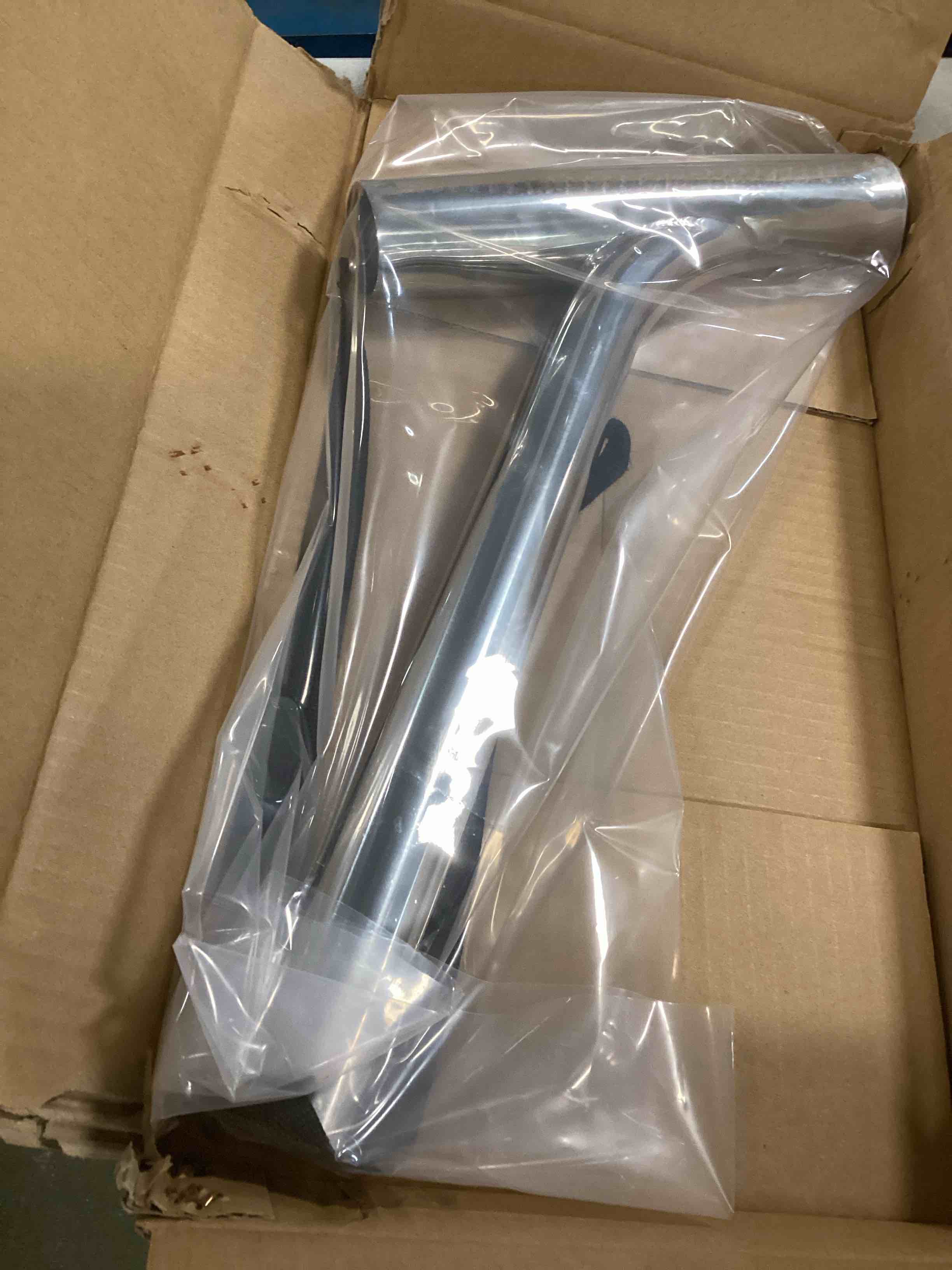 https://s3.amazonaws.com/lotting-images-prod/bidfta/GRA1561575_1734706116801.jpeg