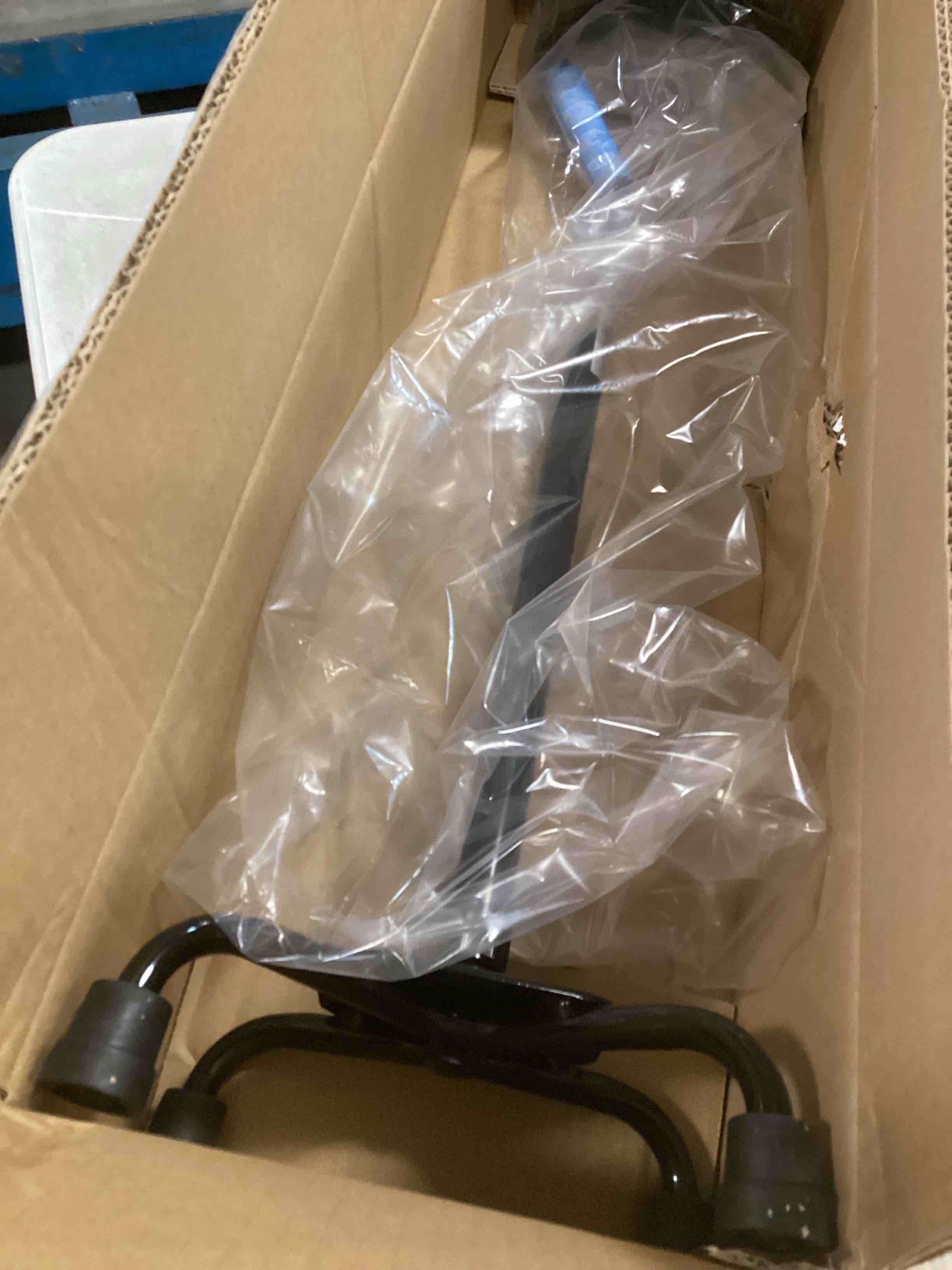 https://s3.amazonaws.com/lotting-images-prod/bidfta/GRA1561610_1734710326893.jpeg