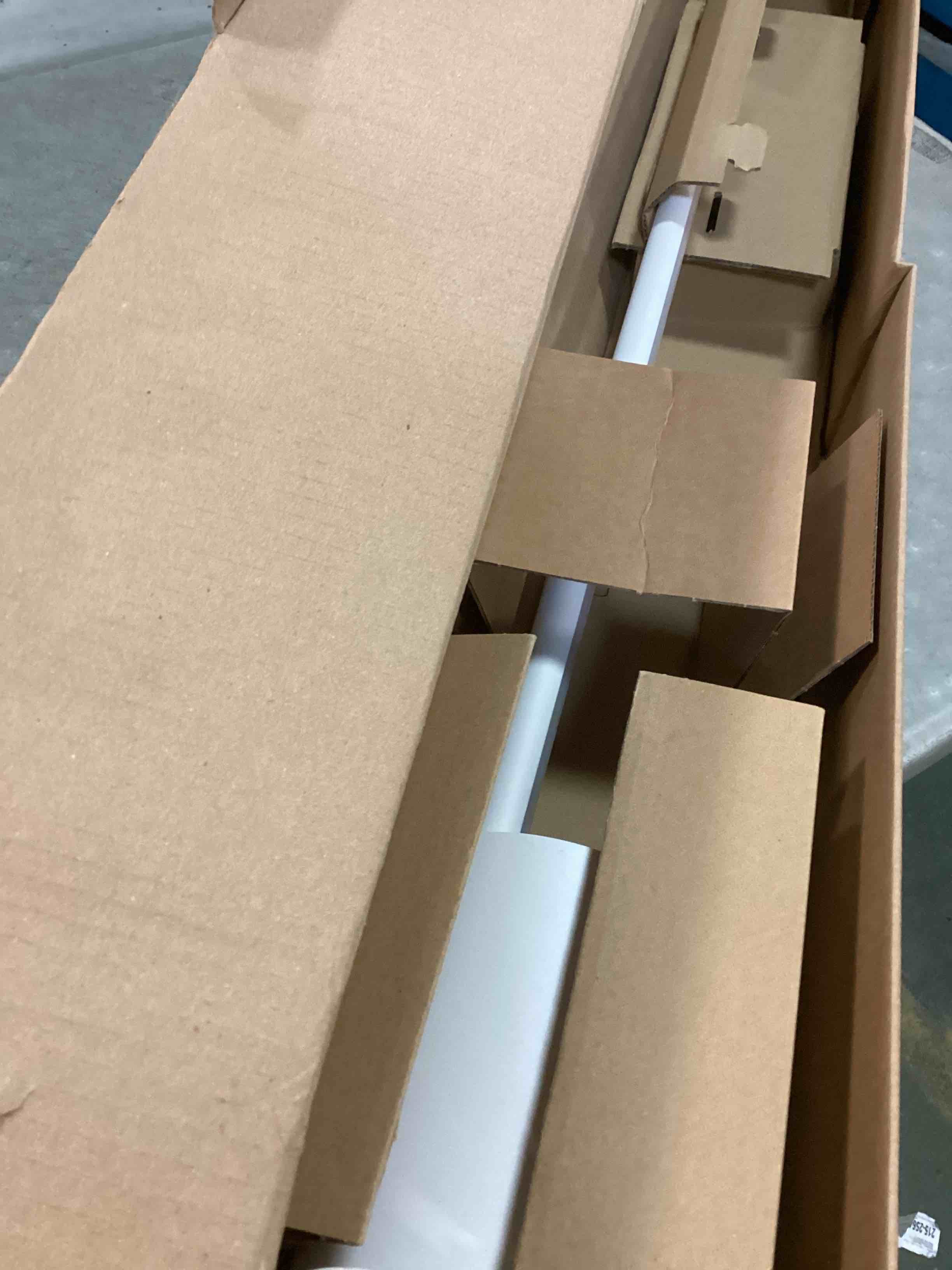 https://s3.amazonaws.com/lotting-images-prod/bidfta/GRA1562879_1735825424790.jpeg