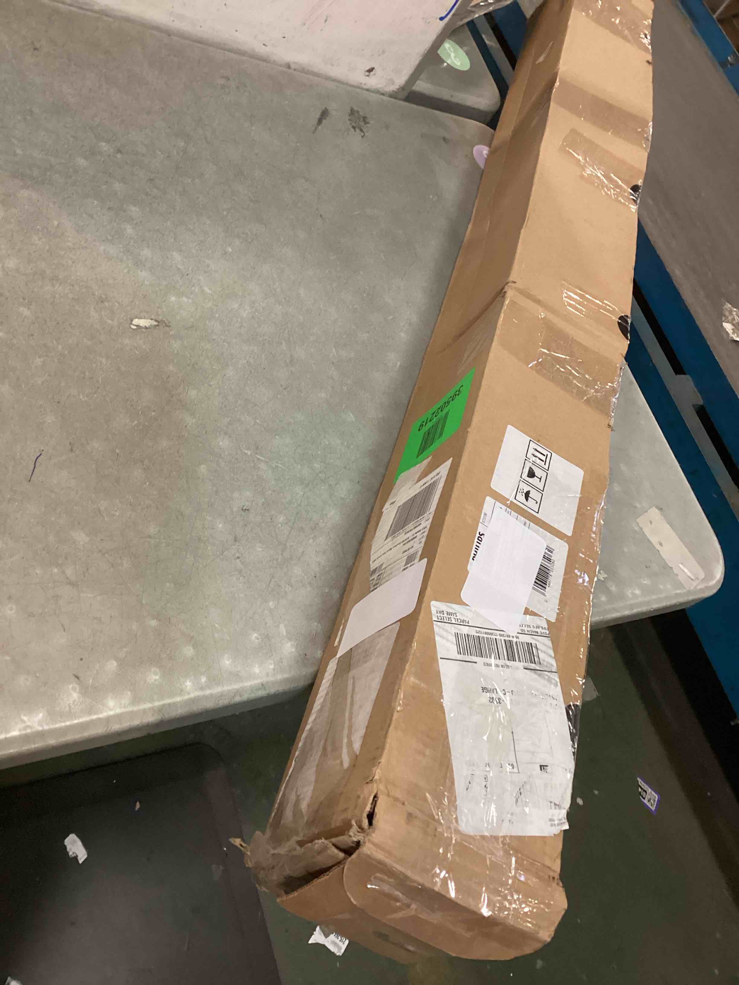 https://s3.amazonaws.com/lotting-images-prod/bidfta/GRA1562879_1735825486752.jpeg
