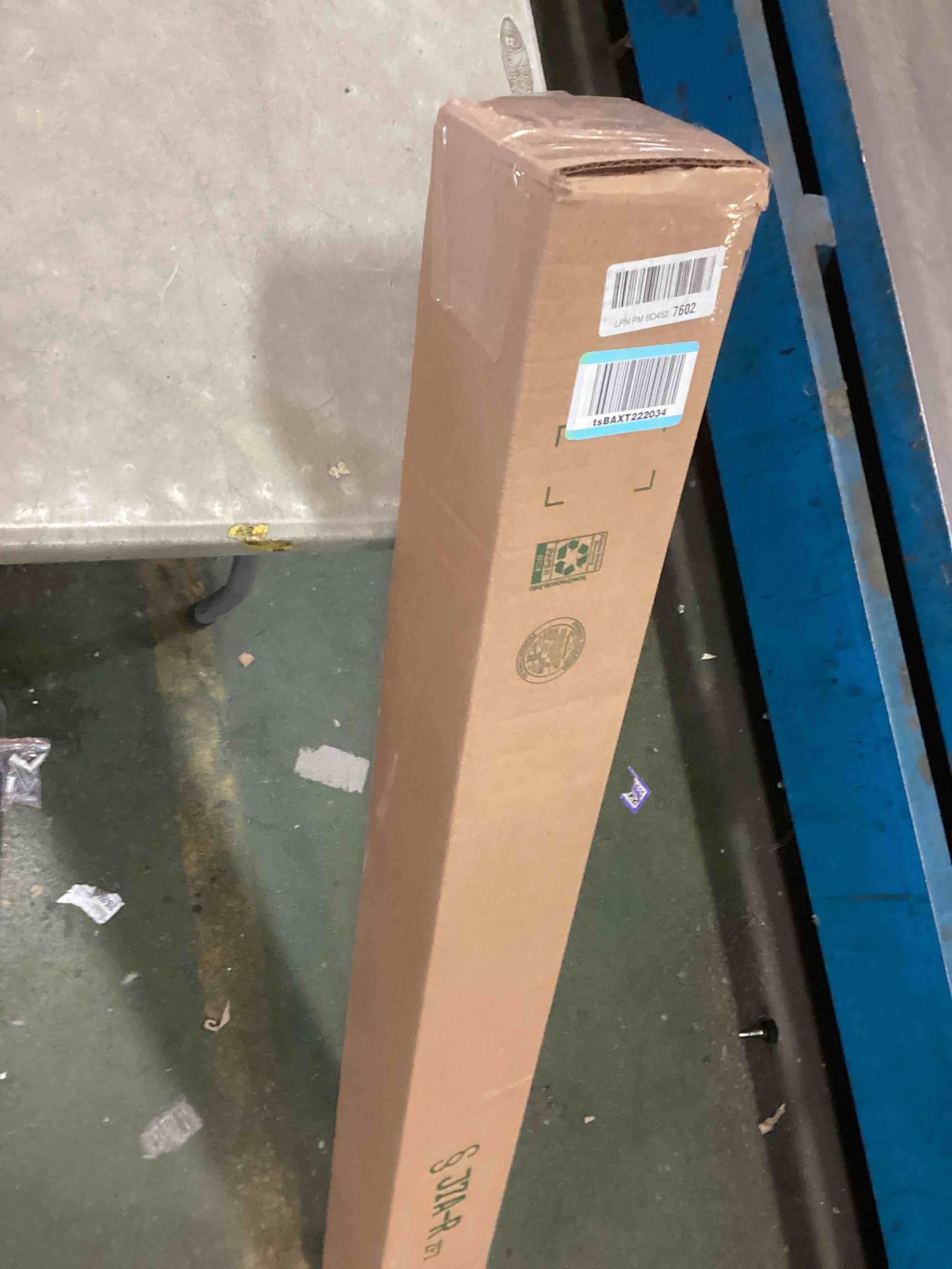 https://s3.amazonaws.com/lotting-images-prod/bidfta/GRA1562990_1735842064998.jpeg