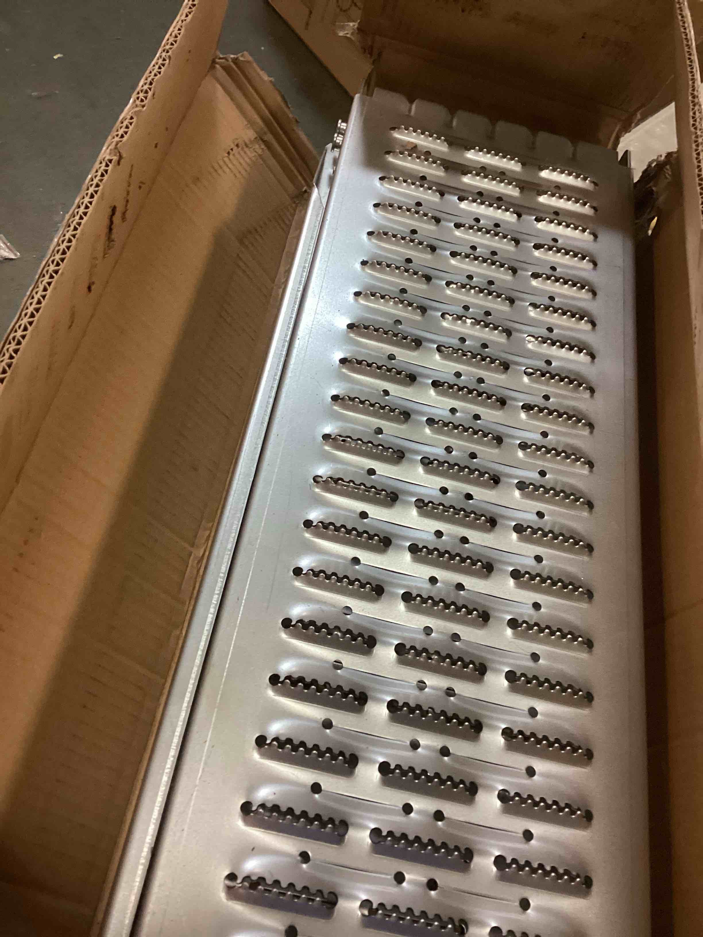 https://s3.amazonaws.com/lotting-images-prod/bidfta/GRA1563068_1735852174018.jpeg