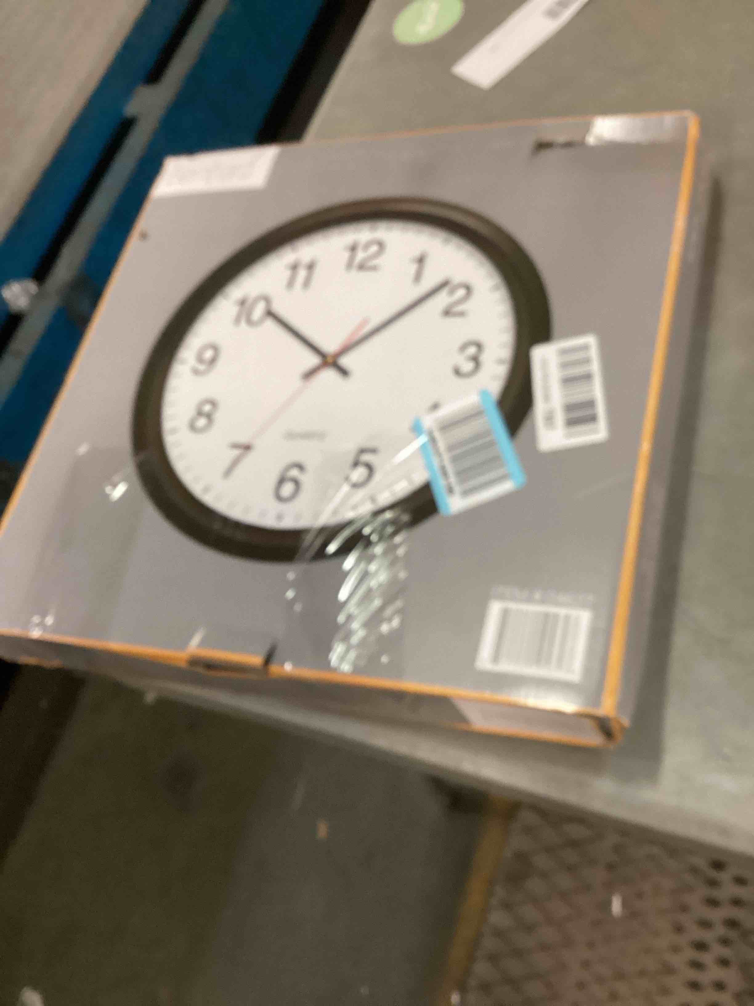 https://s3.amazonaws.com/lotting-images-prod/bidfta/GRA1563490_1736012436737.jpeg