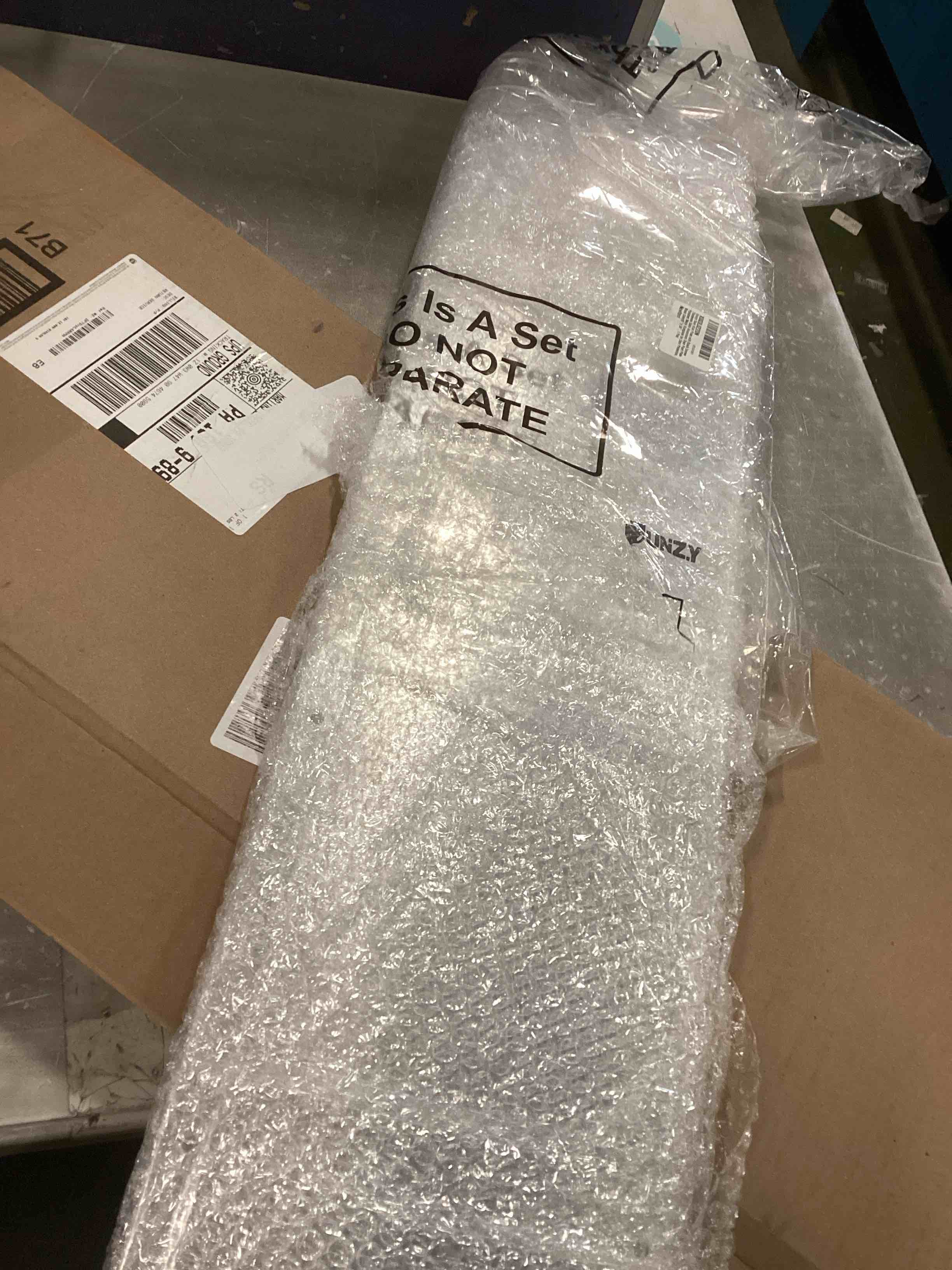 https://s3.amazonaws.com/lotting-images-prod/bidfta/GRA1563601_1736259758105.jpeg