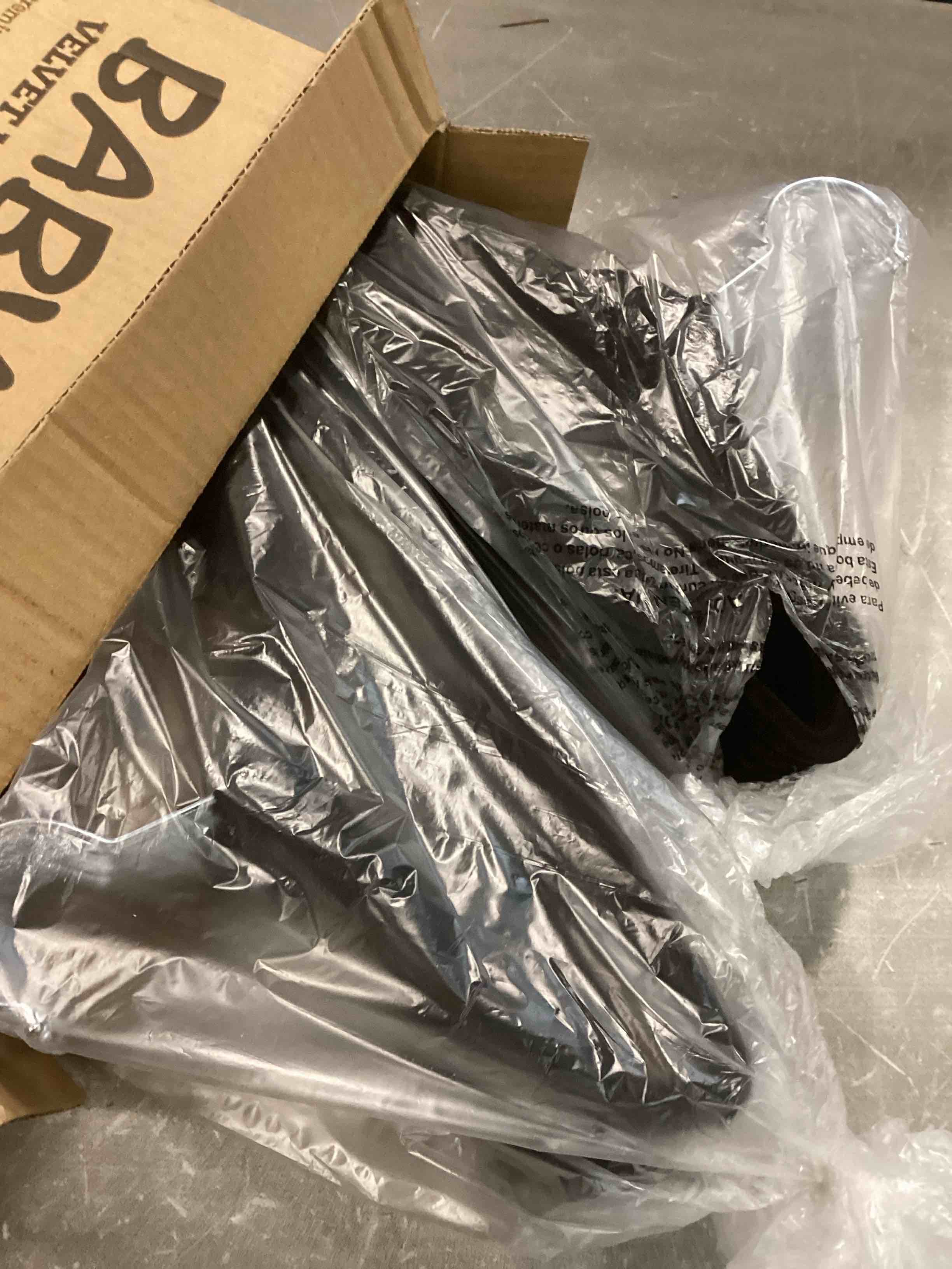 https://s3.amazonaws.com/lotting-images-prod/bidfta/GRA1563638_1736265240564.jpeg