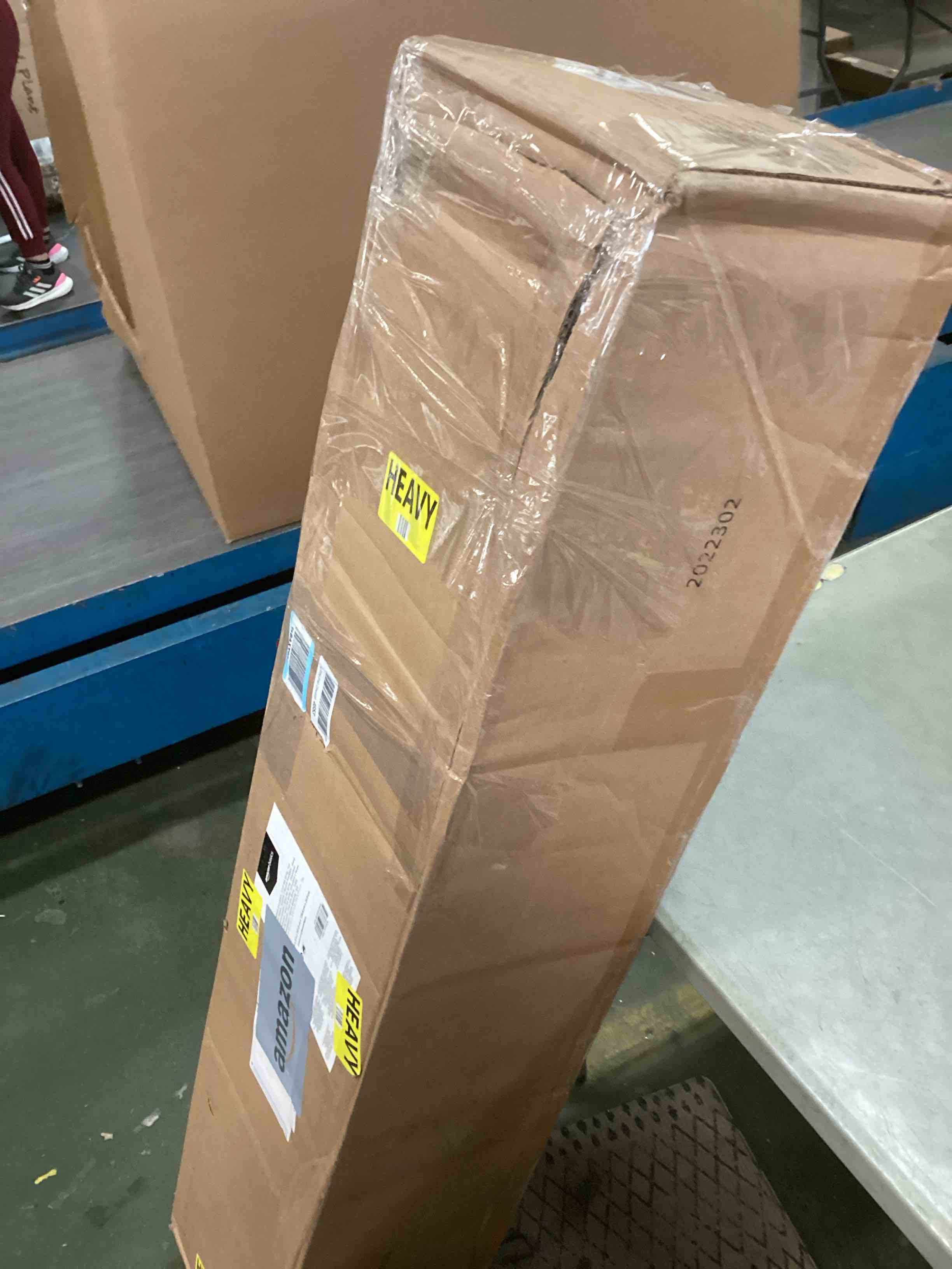 https://s3.amazonaws.com/lotting-images-prod/bidfta/GRA1563854_1736345731288.jpeg