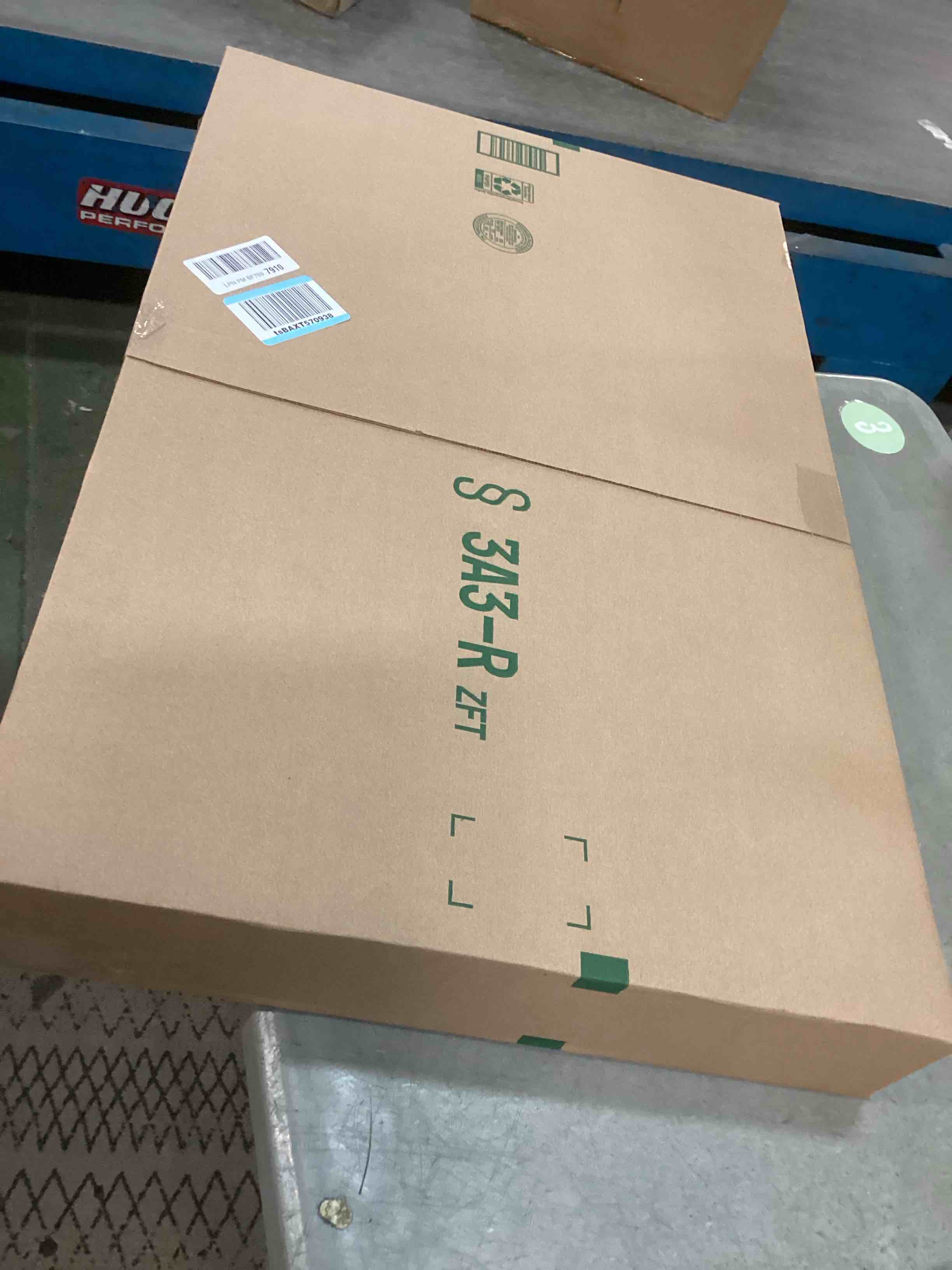 https://s3.amazonaws.com/lotting-images-prod/bidfta/GRA1563856_1736345877774.jpeg