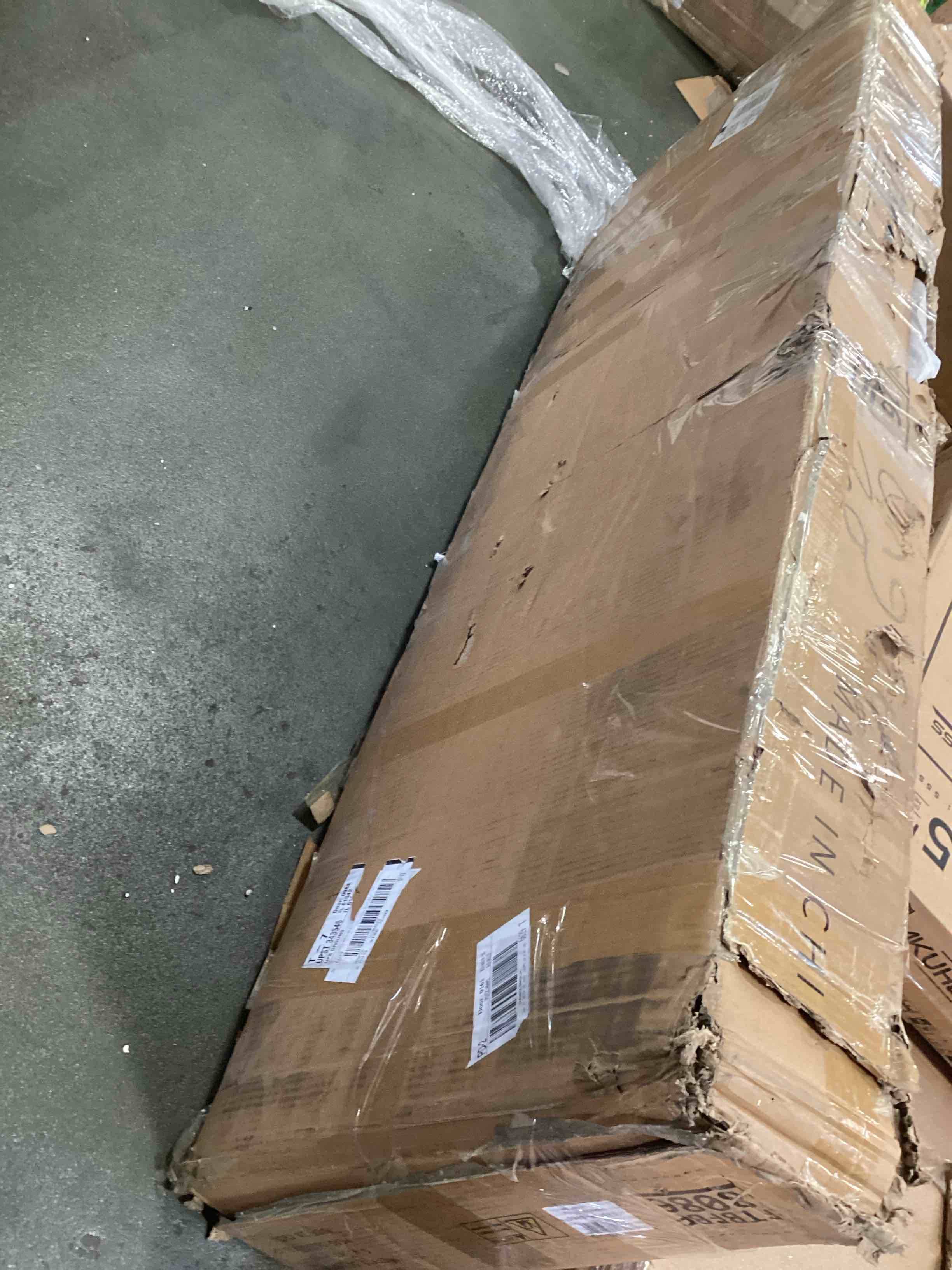 https://s3.amazonaws.com/lotting-images-prod/bidfta/GRA1564910_1738083390203.jpeg