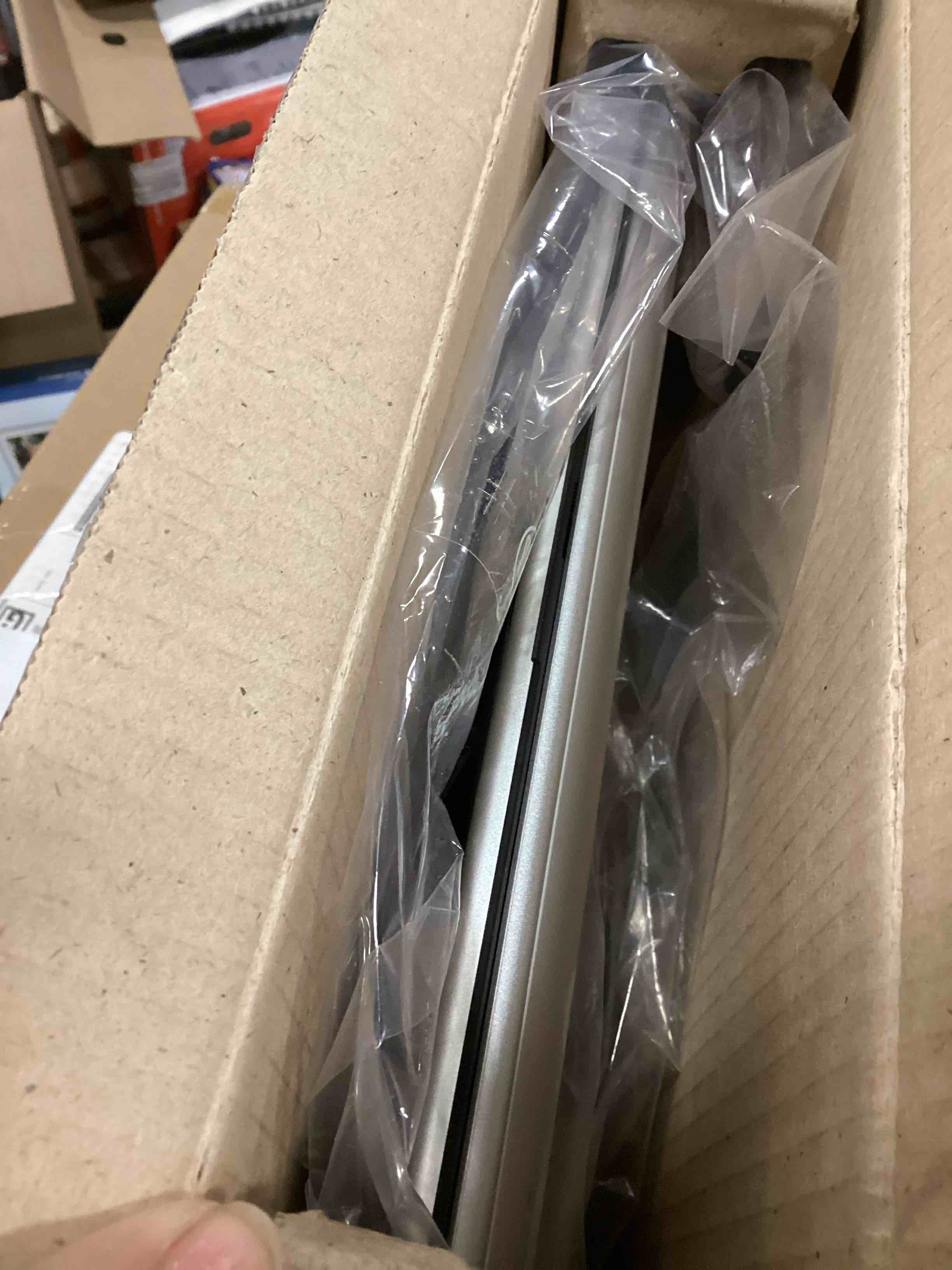 https://s3.amazonaws.com/lotting-images-prod/bidfta/GRA1565039_1738158211916.jpeg