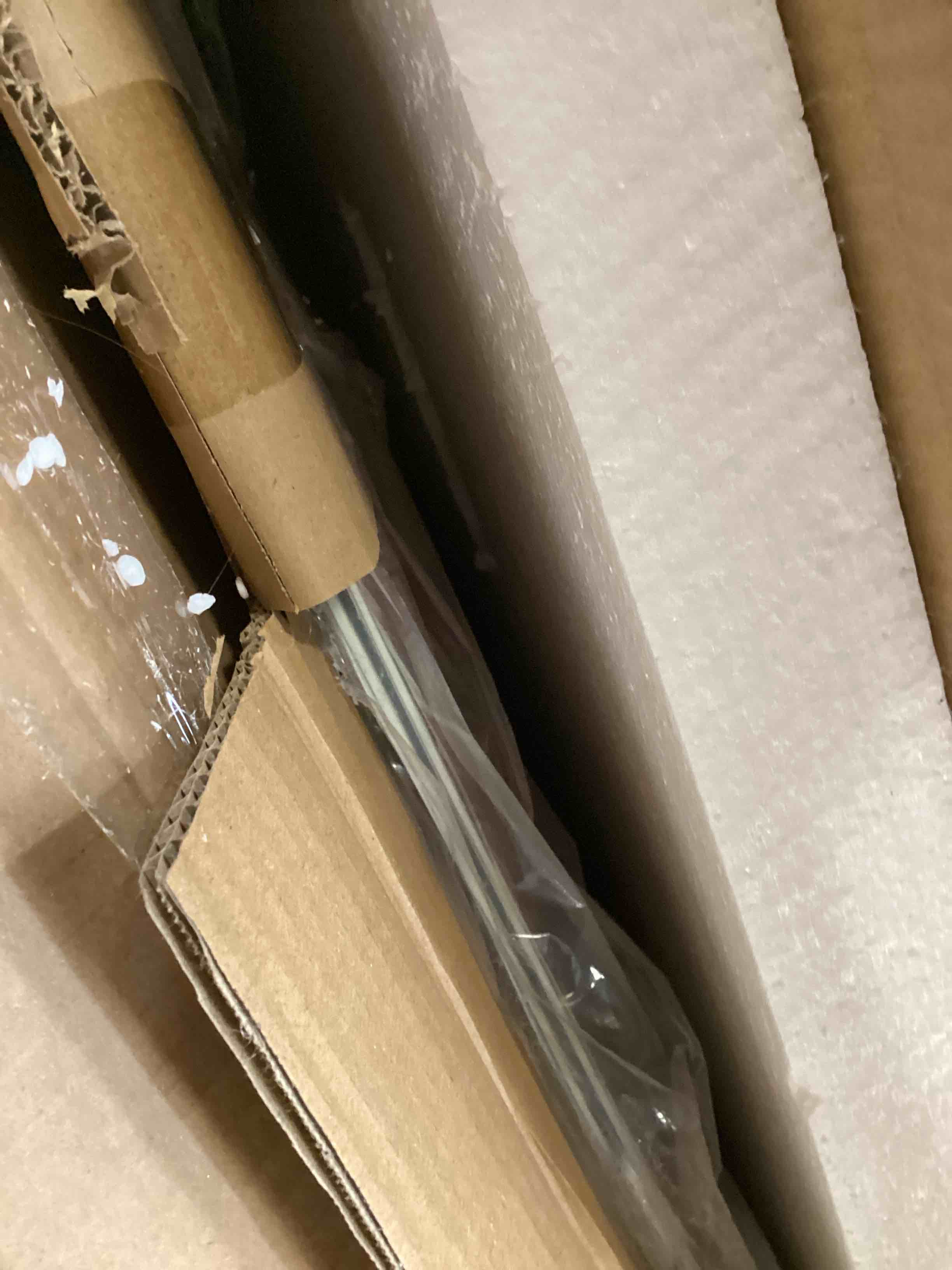https://s3.amazonaws.com/lotting-images-prod/bidfta/GRA1565260_1738255219456.jpeg
