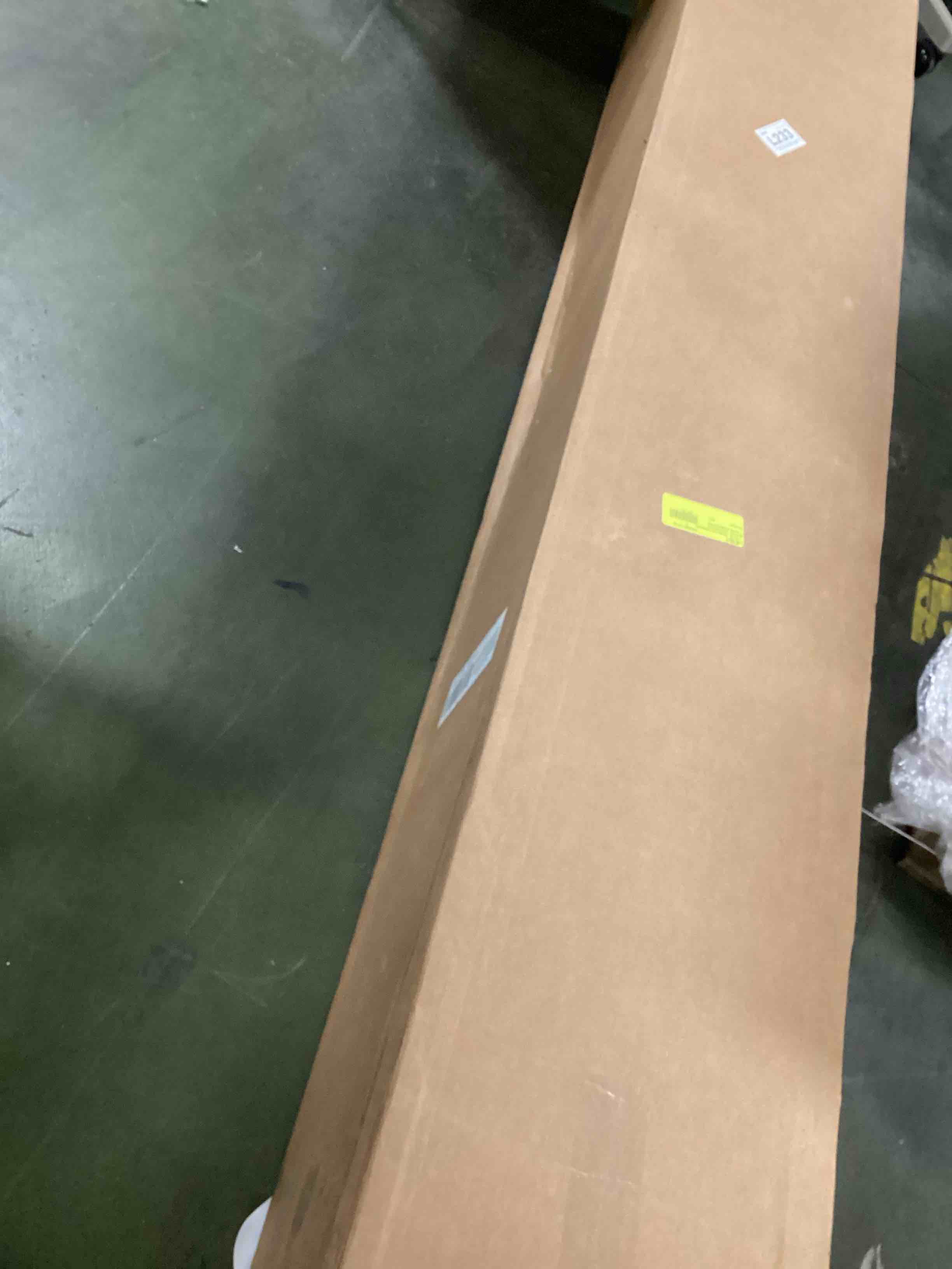 https://s3.amazonaws.com/lotting-images-prod/bidfta/GRA1565765_1738678350276.jpeg