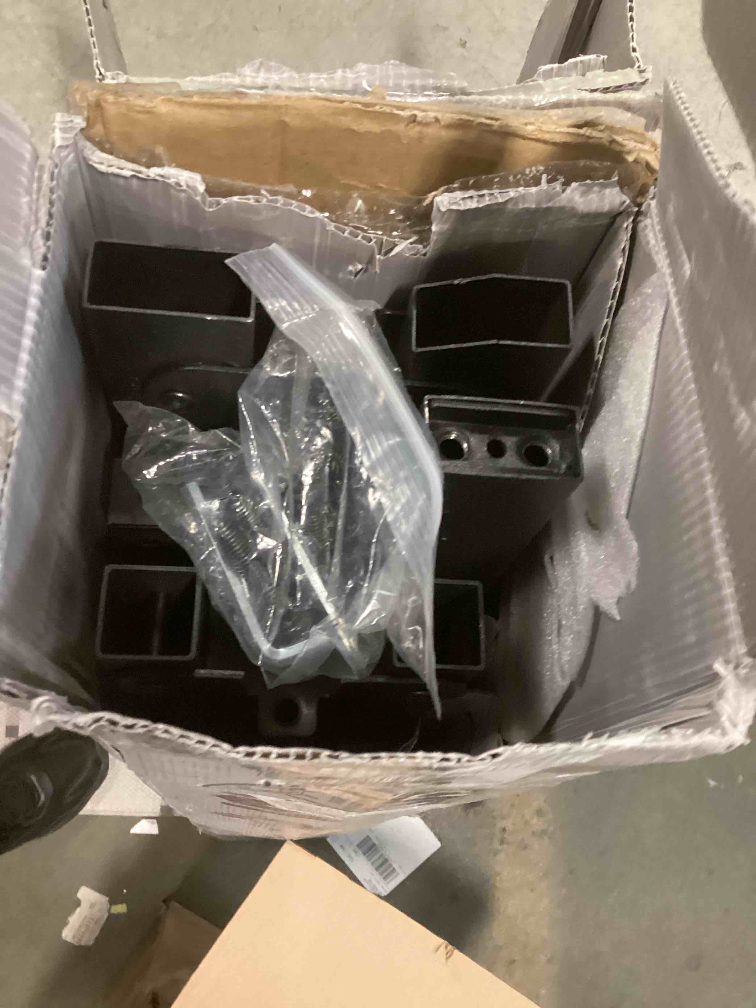 https://s3.amazonaws.com/lotting-images-prod/bidfta/GRA1568441_1734610268021.jpeg