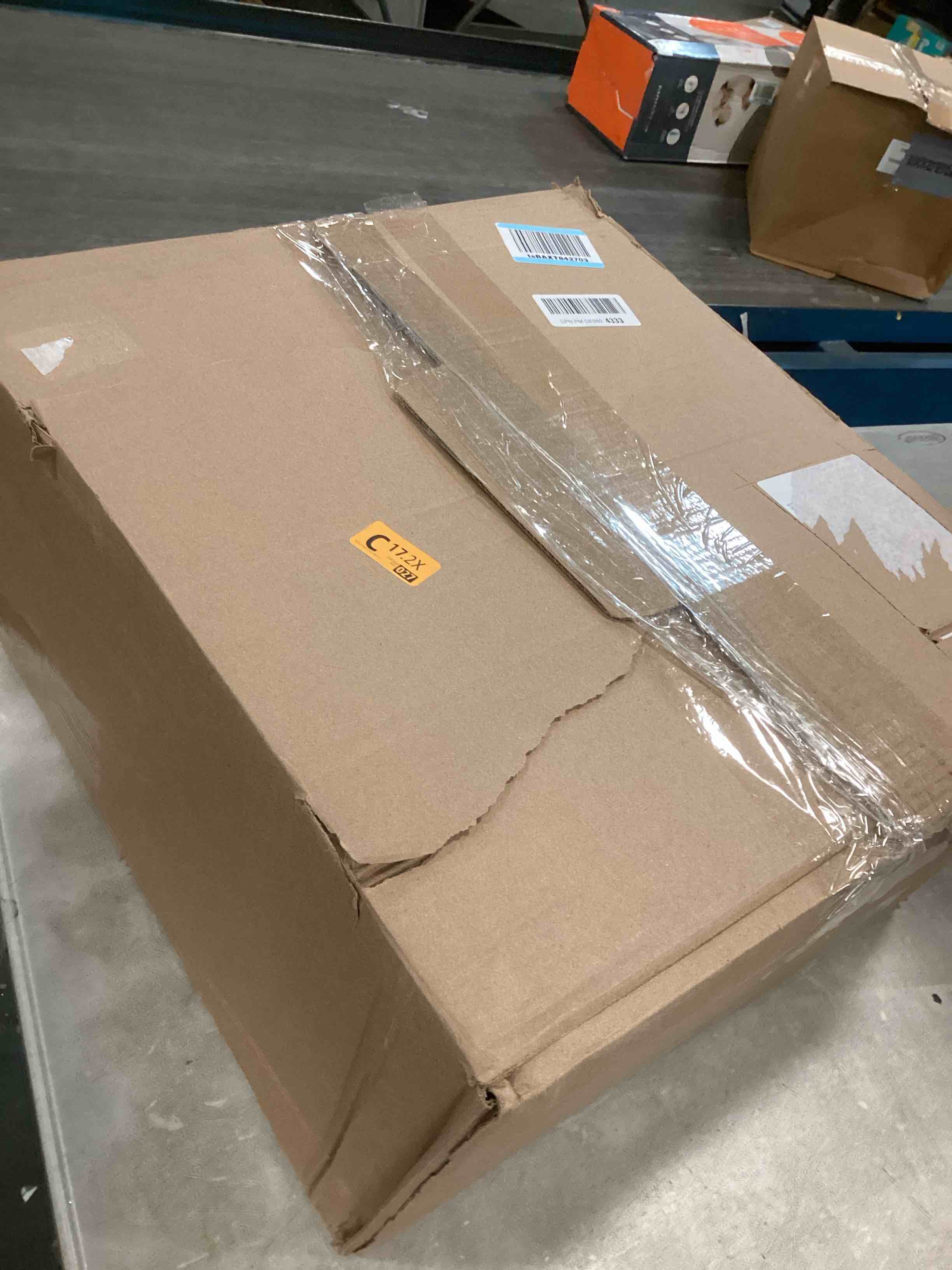 https://s3.amazonaws.com/lotting-images-prod/bidfta/GRA1568882_1734722645320.jpeg