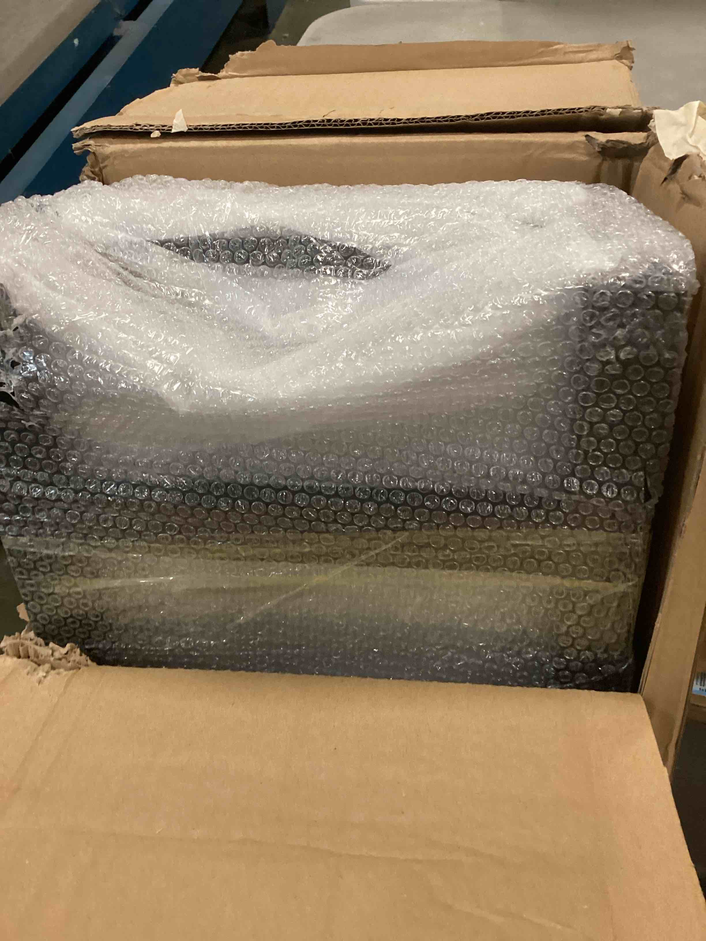 https://s3.amazonaws.com/lotting-images-prod/bidfta/GRA1570325_1733850421053.jpeg