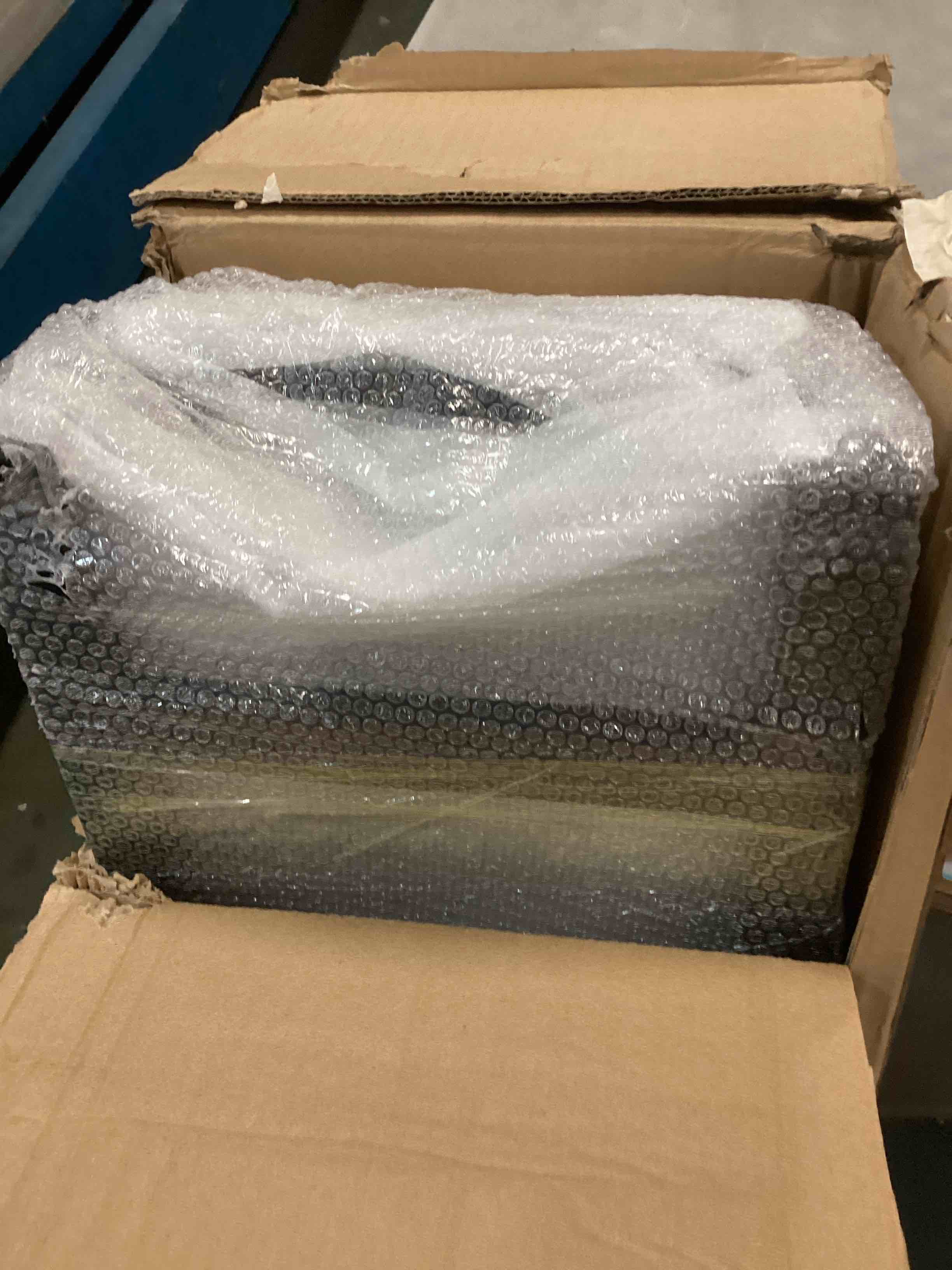 https://s3.amazonaws.com/lotting-images-prod/bidfta/GRA1570325_1733850424615.jpeg