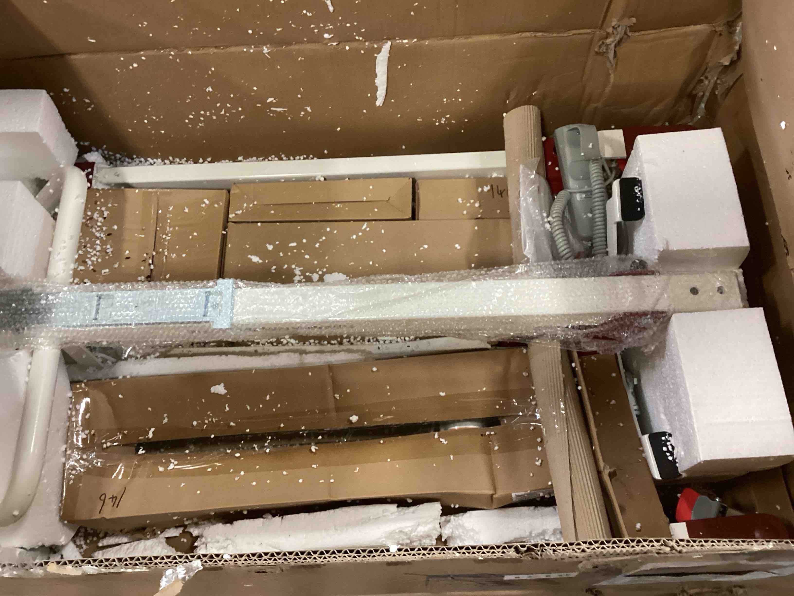 https://s3.amazonaws.com/lotting-images-prod/bidfta/GRA1570883_1734033129637.jpeg