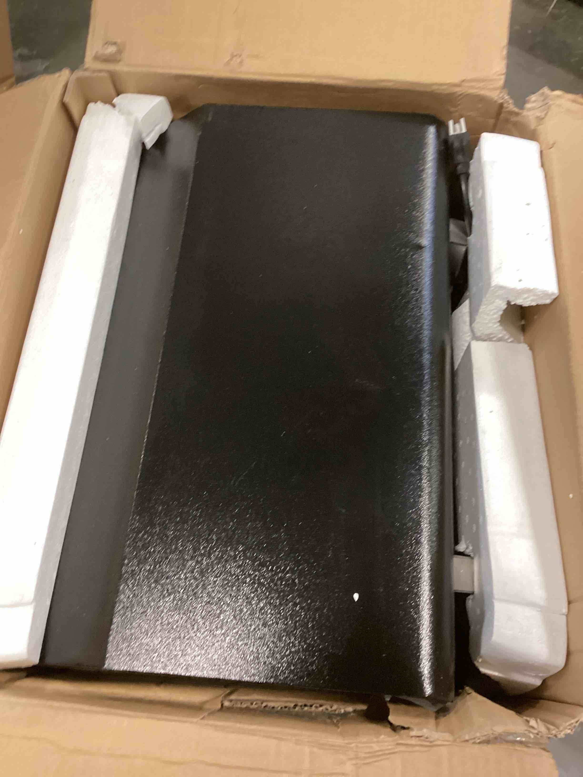 https://s3.amazonaws.com/lotting-images-prod/bidfta/GRA1571319_1734191236472.jpeg