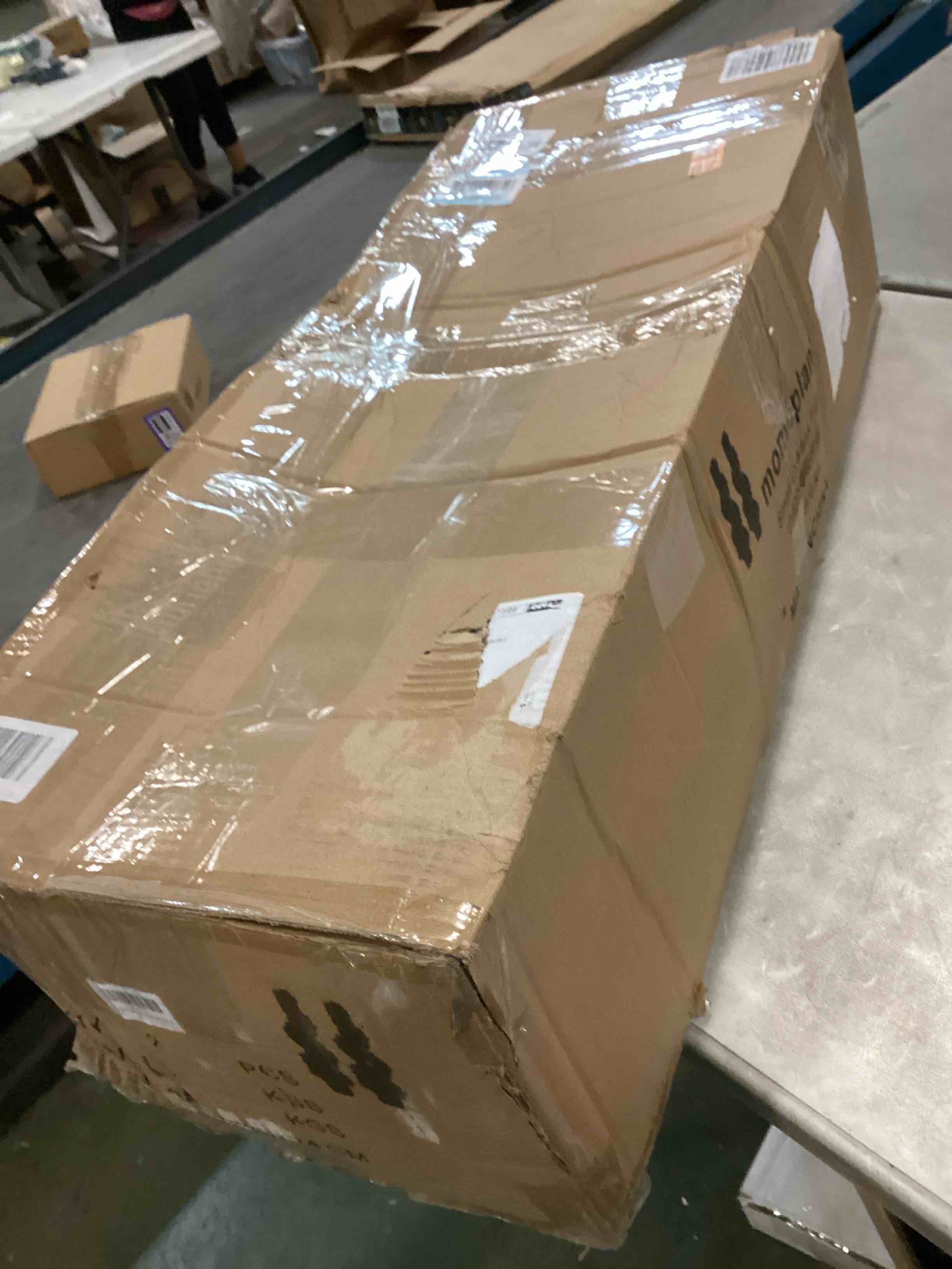 https://s3.amazonaws.com/lotting-images-prod/bidfta/GRA1571439_1734357470558.jpeg