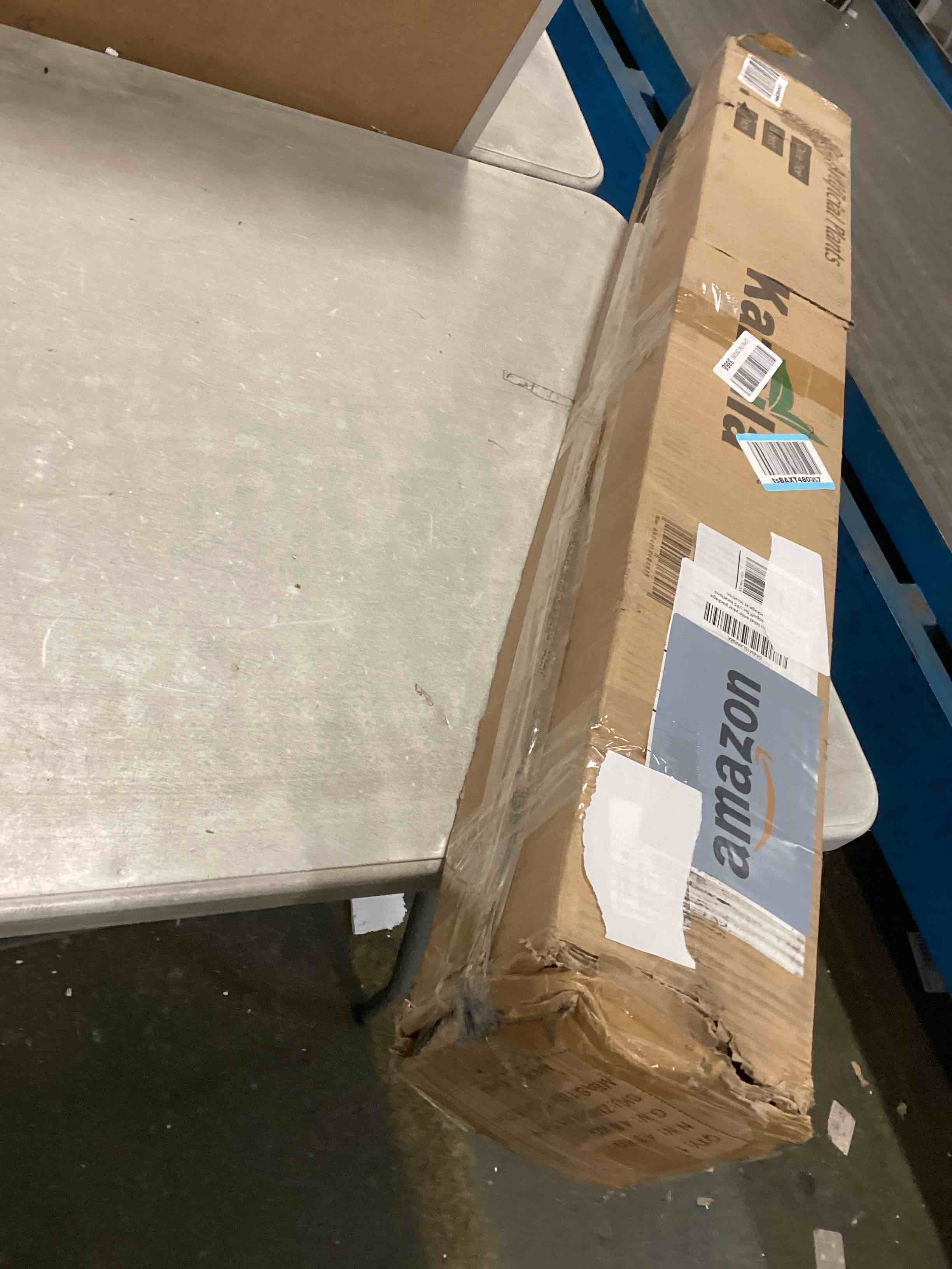 https://s3.amazonaws.com/lotting-images-prod/bidfta/GRA1571837_1734456761871.jpeg