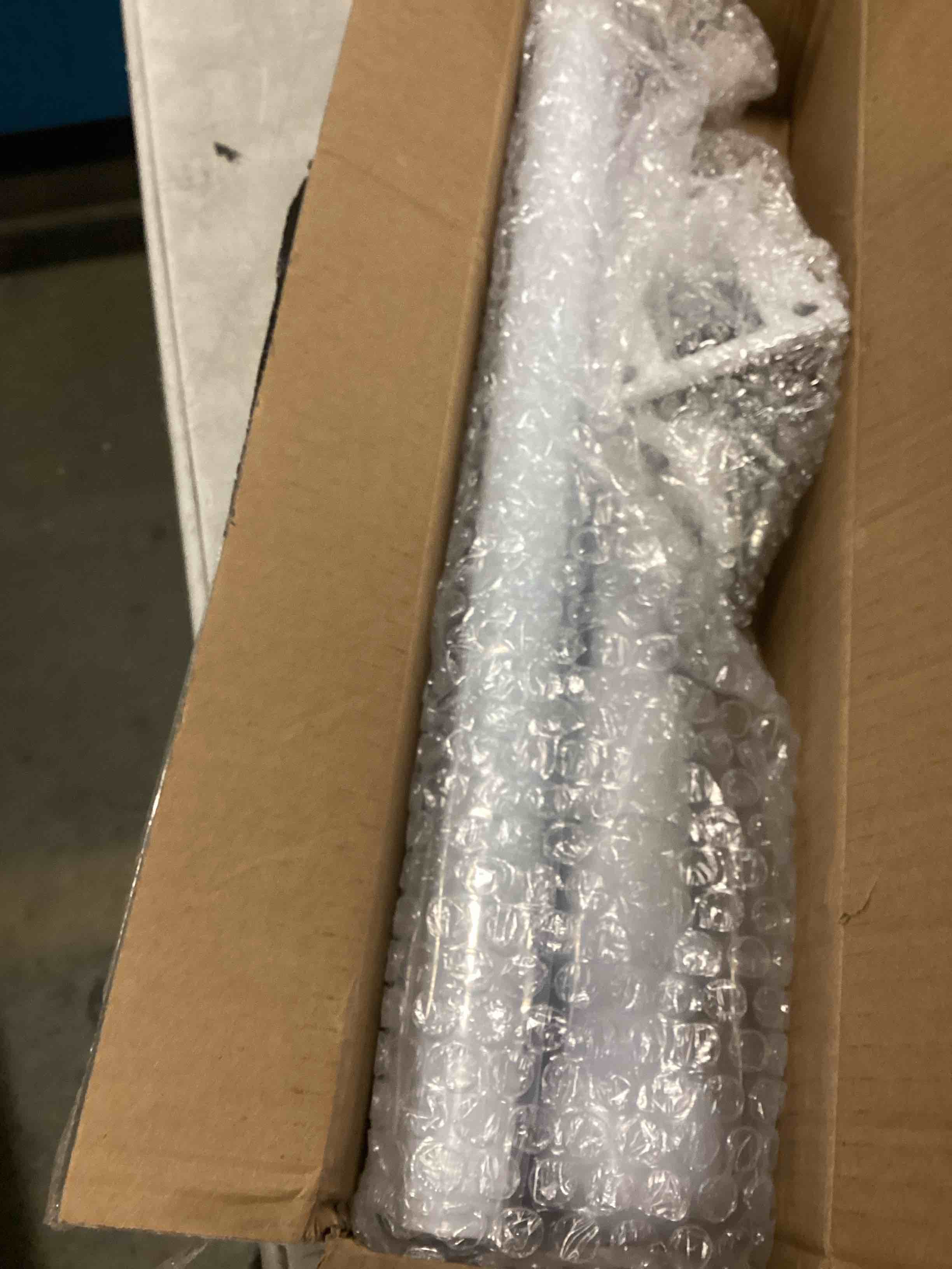 https://s3.amazonaws.com/lotting-images-prod/bidfta/GRA1572204_1734532382694.jpeg