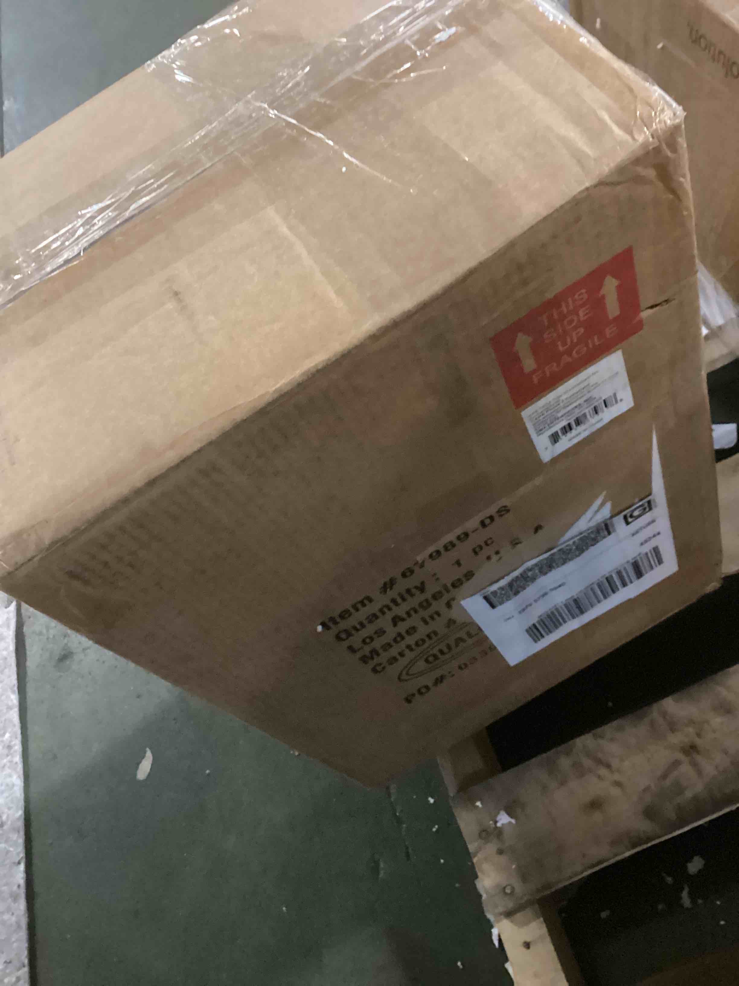 https://s3.amazonaws.com/lotting-images-prod/bidfta/GRA1572632_1734757398360.jpeg