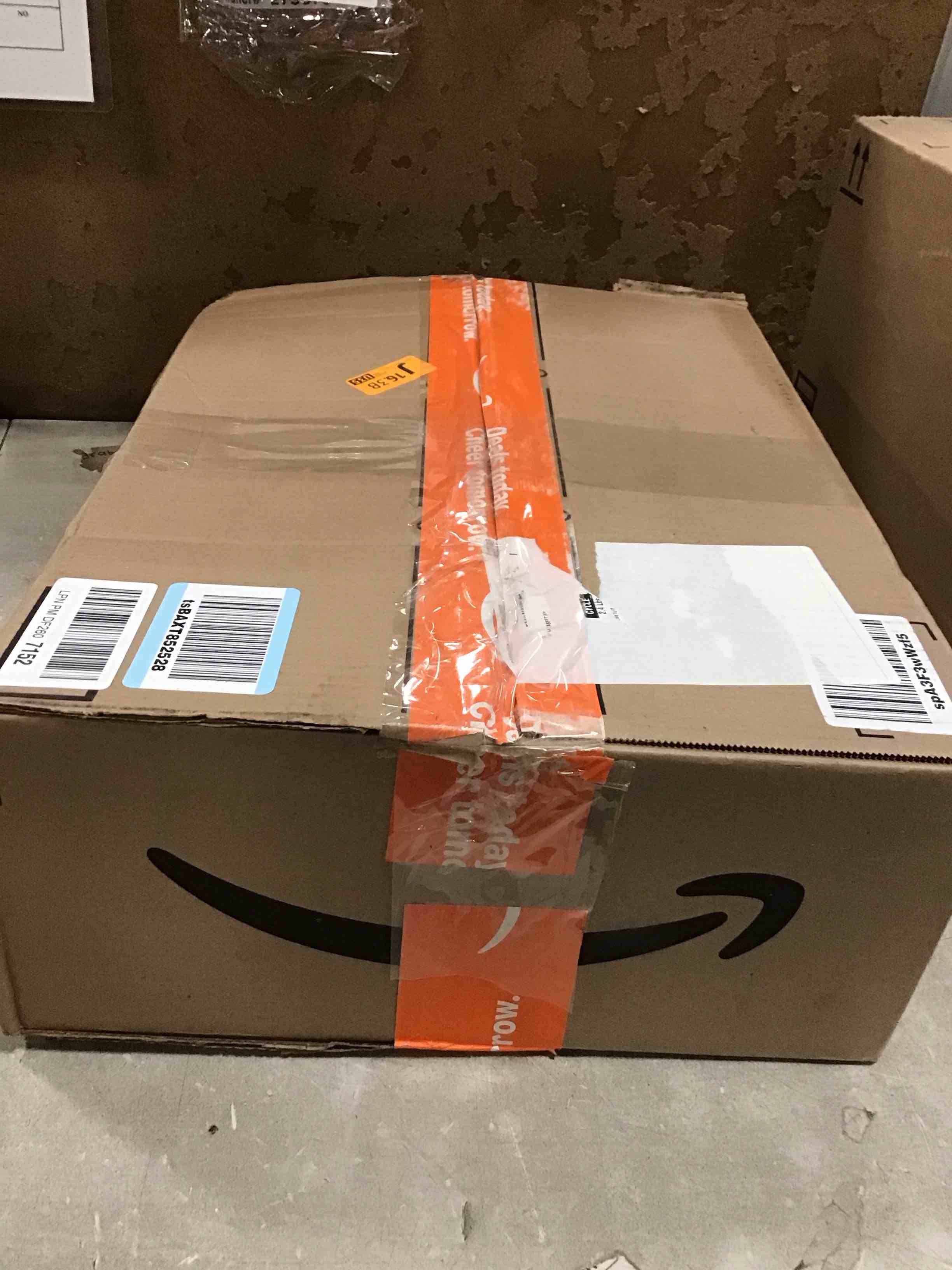 https://s3.amazonaws.com/lotting-images-prod/bidfta/GRA1573432_1733848450711.jpeg