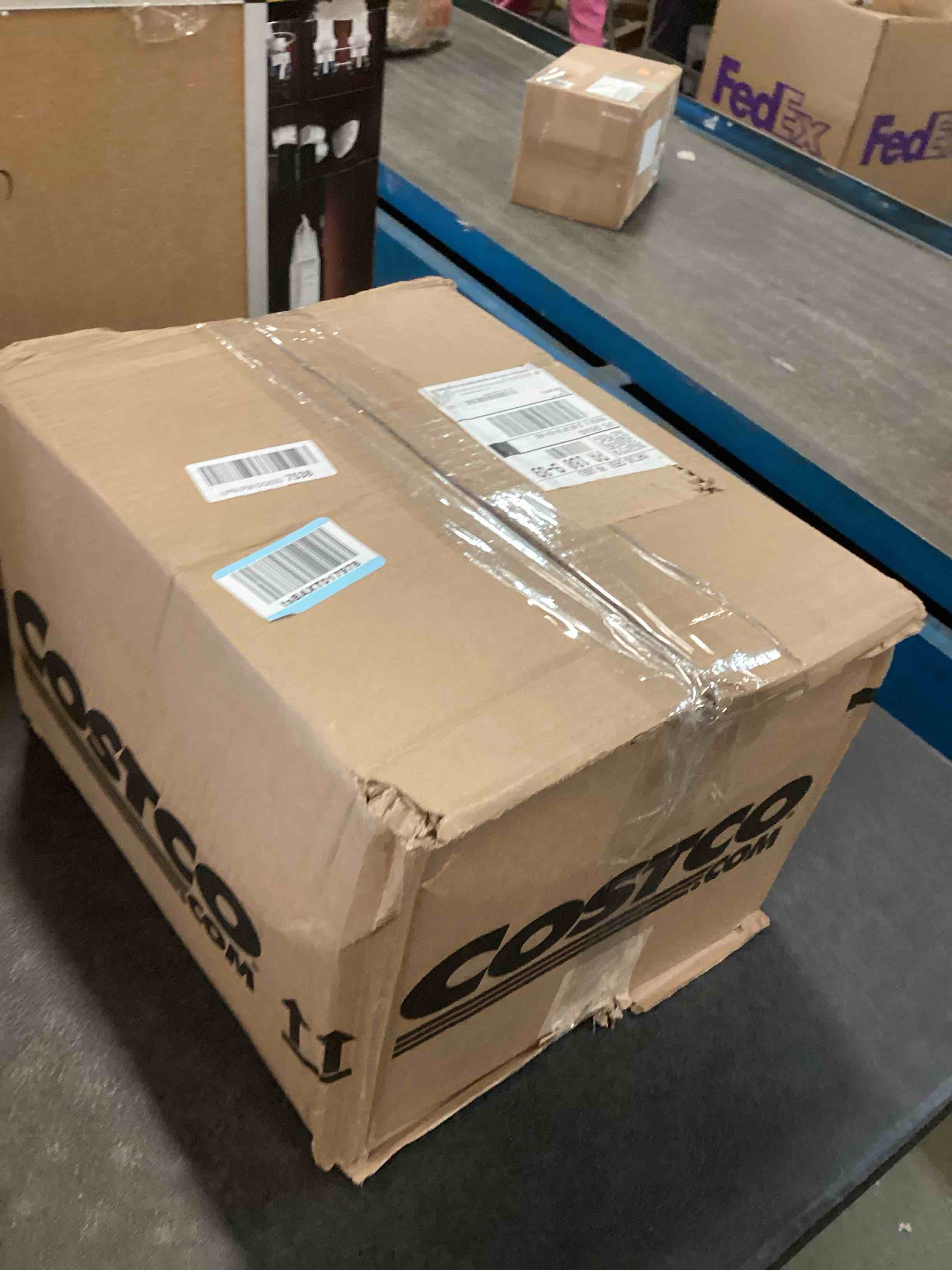 https://s3.amazonaws.com/lotting-images-prod/bidfta/GRA1574488_1734459718525.jpeg