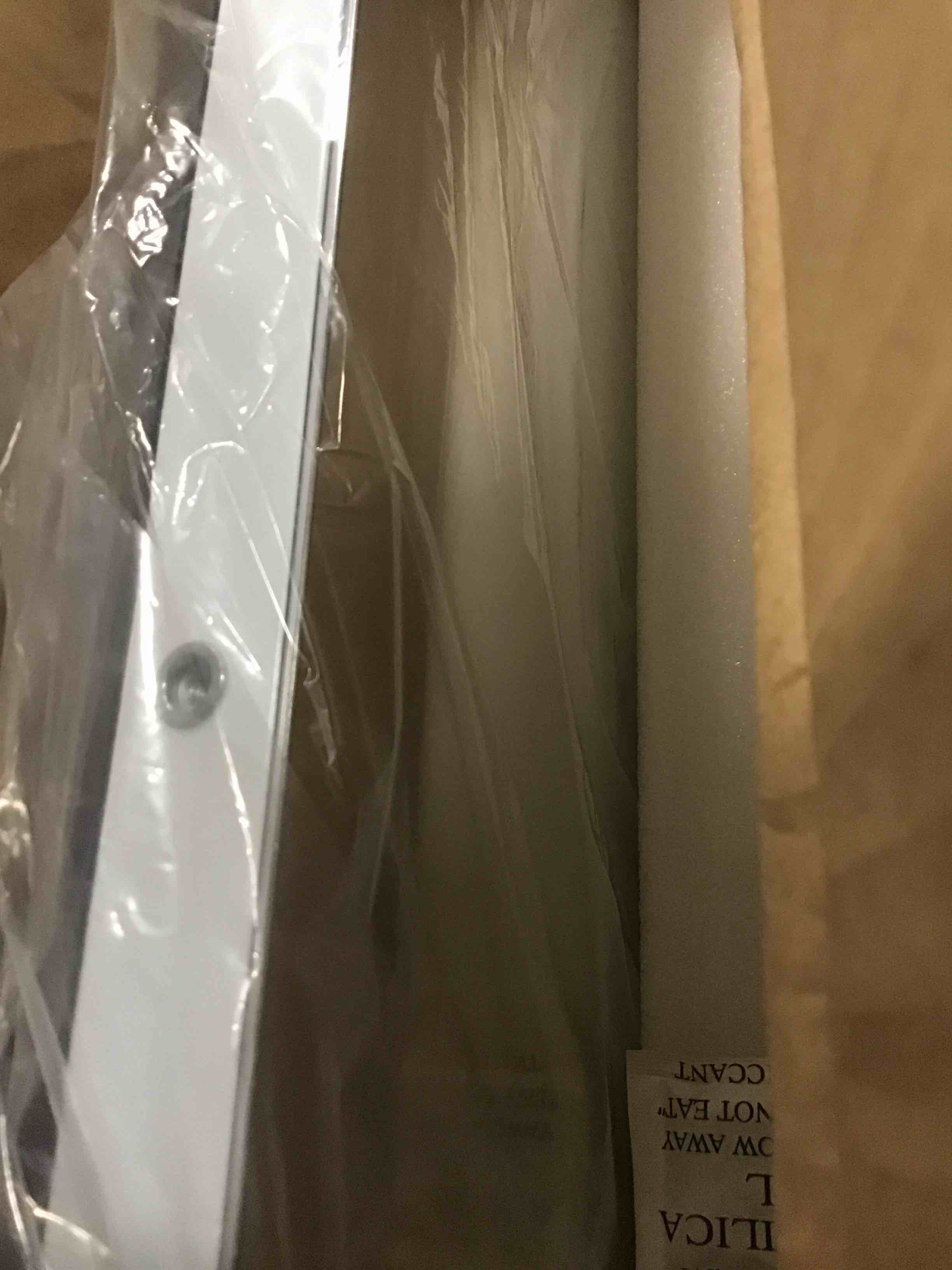 https://s3.amazonaws.com/lotting-images-prod/bidfta/GRA1575257_1734726870854.jpeg