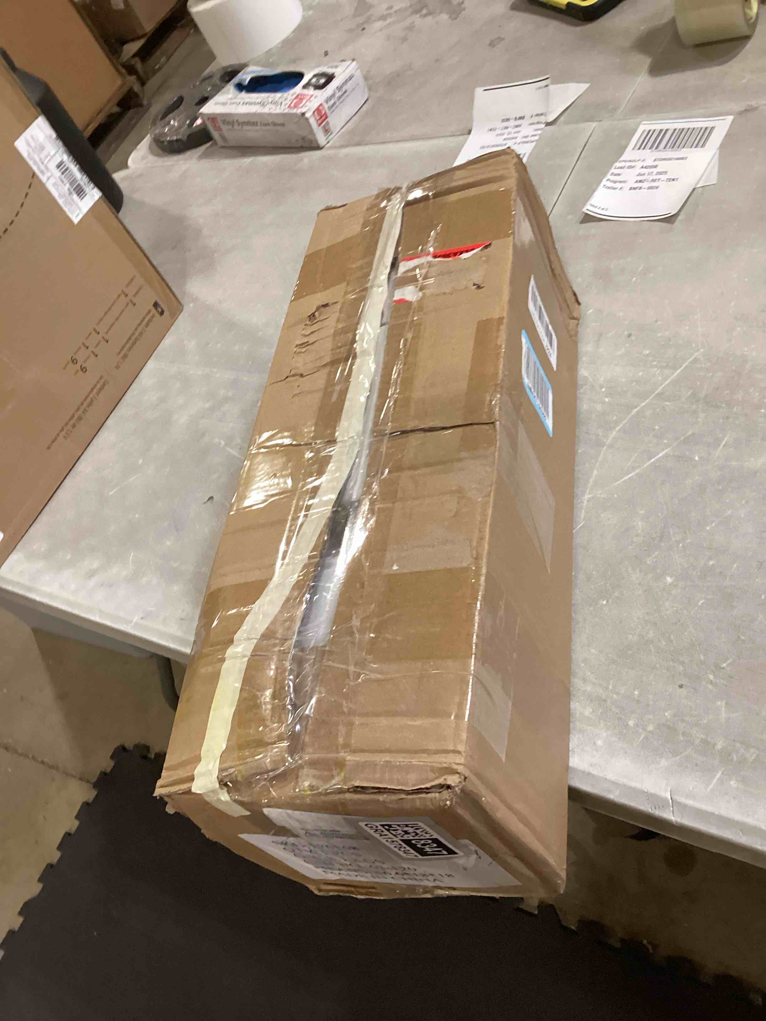 https://s3.amazonaws.com/lotting-images-prod/bidfta/GRA1578347_1750255977304.jpeg