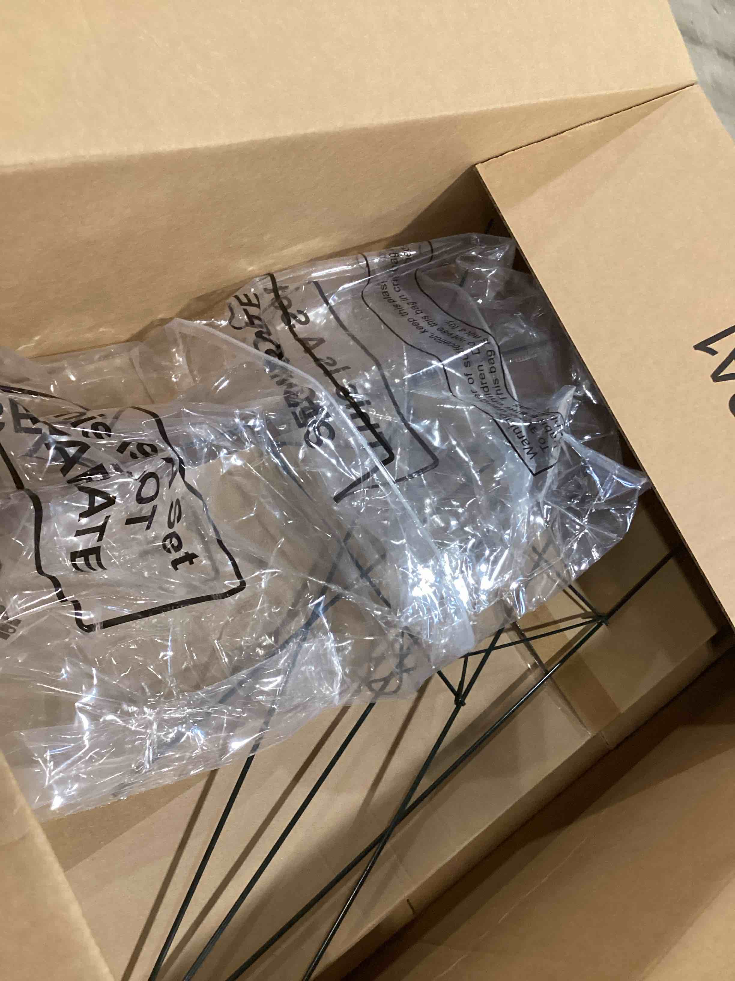 https://s3.amazonaws.com/lotting-images-prod/bidfta/GRA1578525_1750273228825.jpeg