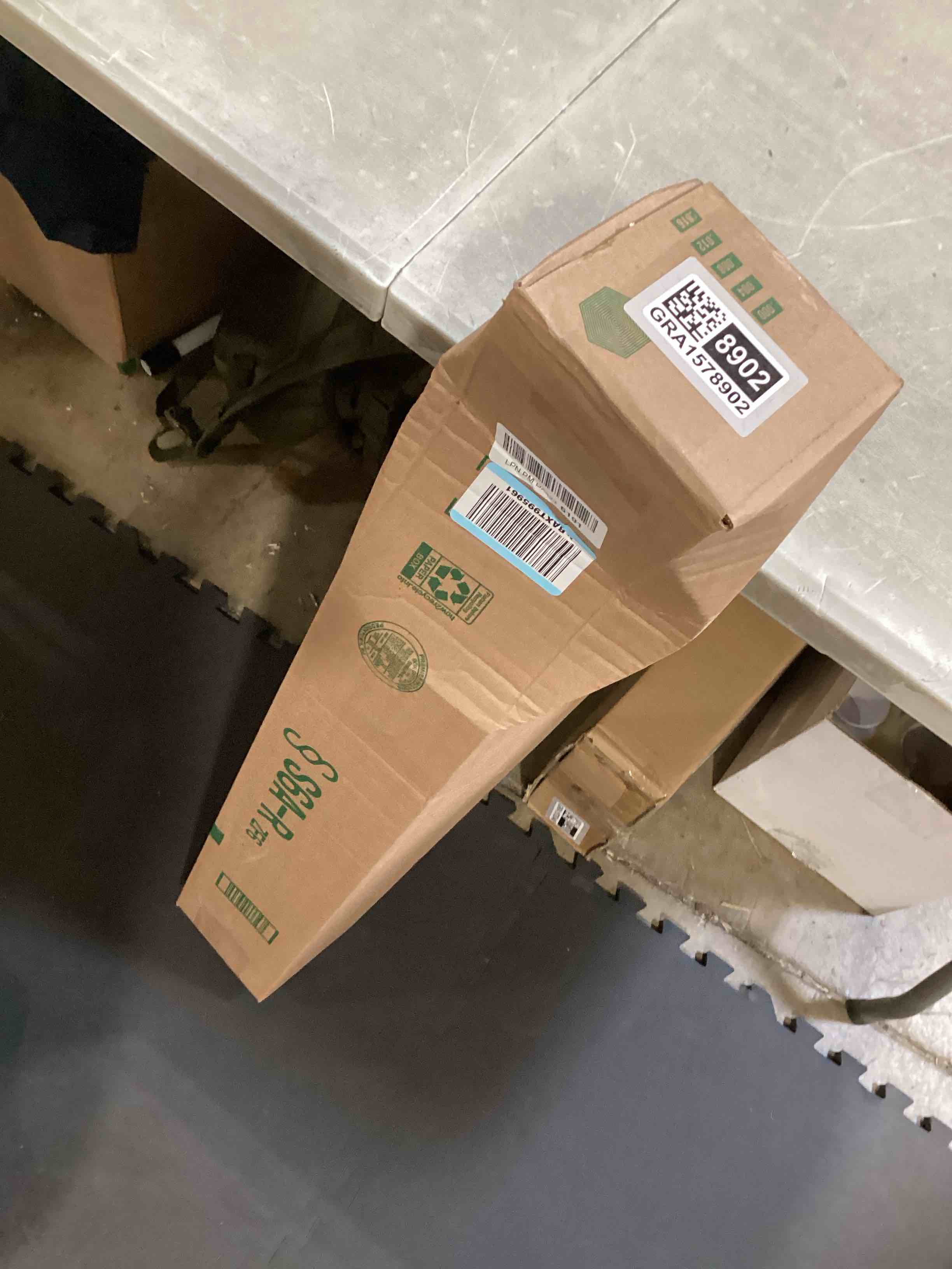 https://s3.amazonaws.com/lotting-images-prod/bidfta/GRA1578902_1750431409196.jpeg