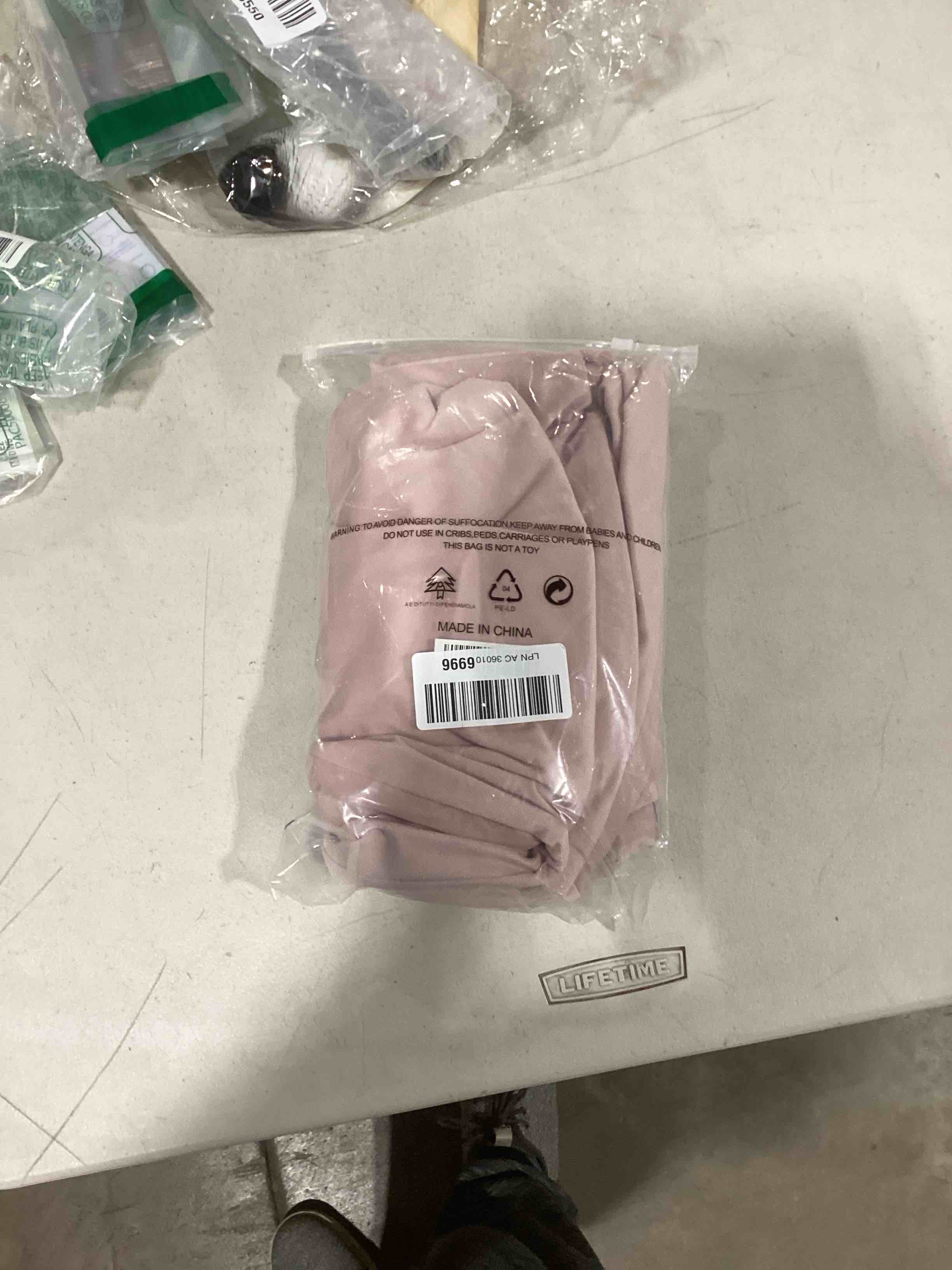 https://s3.amazonaws.com/lotting-images-prod/bidfta/GRA1579020_1735563373075.jpeg