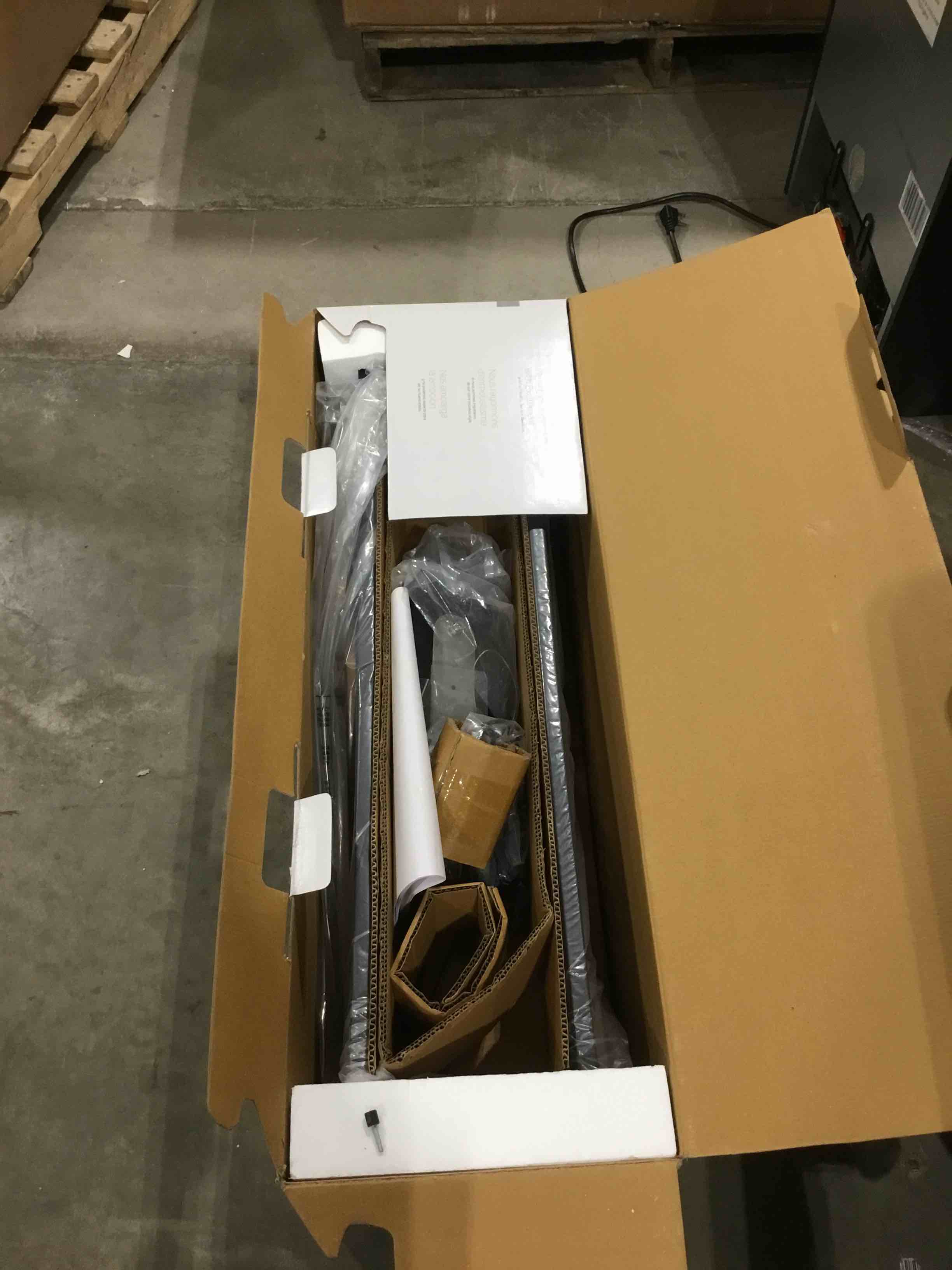 https://s3.amazonaws.com/lotting-images-prod/bidfta/GRA1579278_1736178299464.jpeg