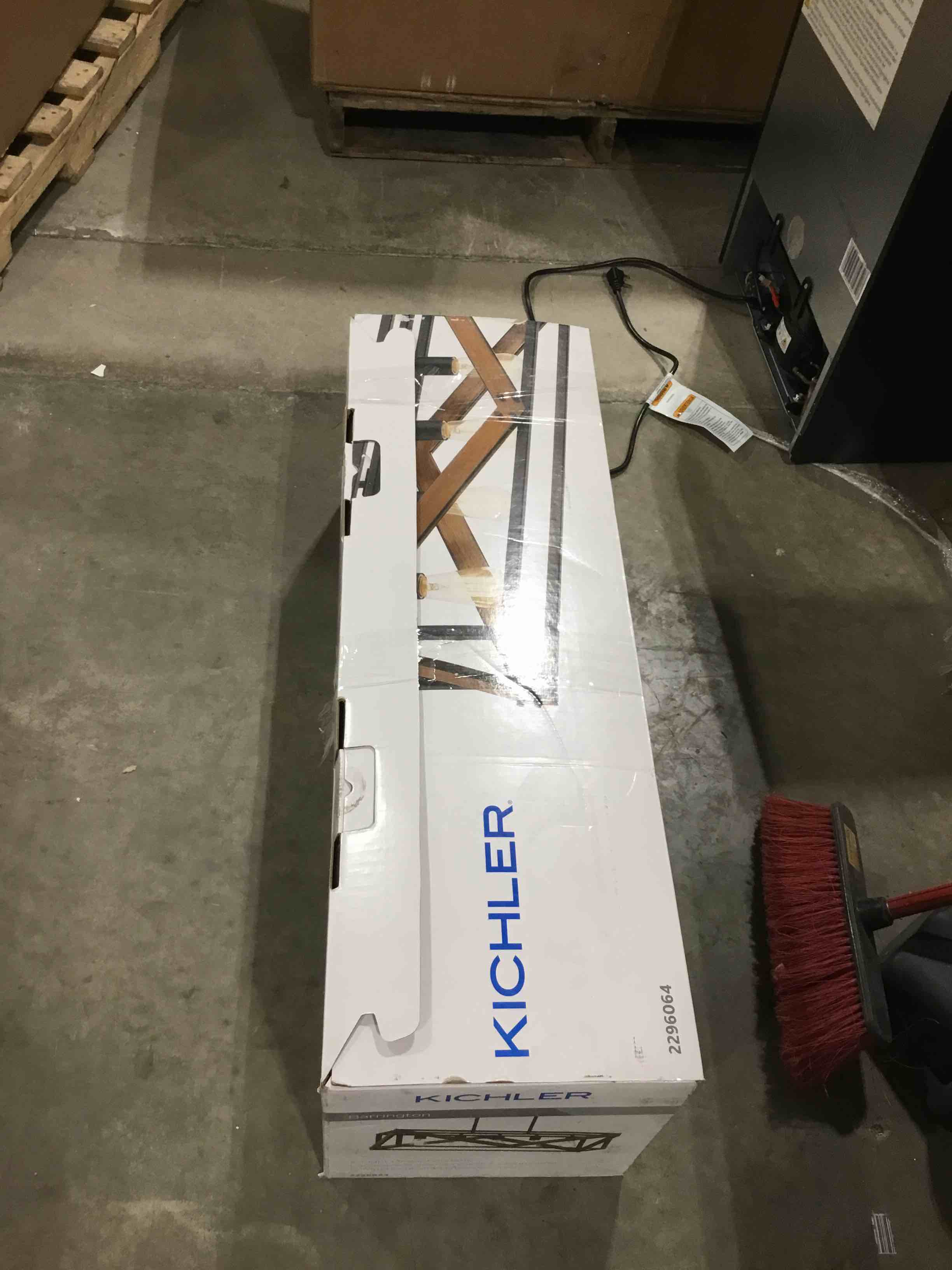 https://s3.amazonaws.com/lotting-images-prod/bidfta/GRA1579278_1736178349630.jpeg