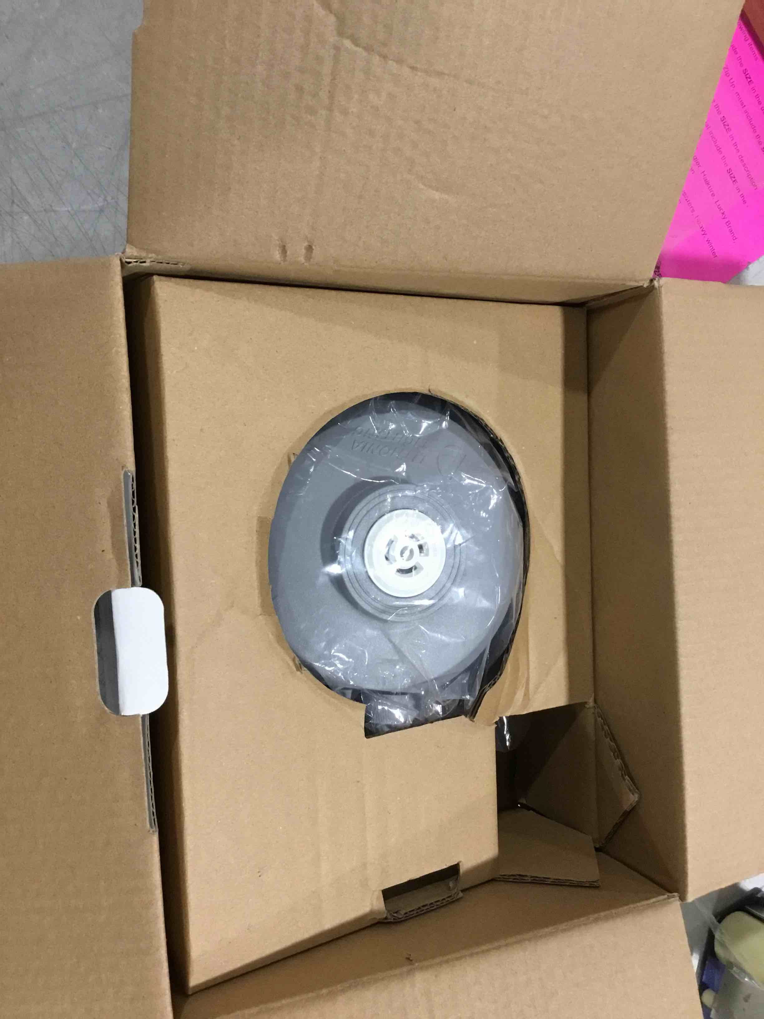 https://s3.amazonaws.com/lotting-images-prod/bidfta/GRA1579307_1736186429308.jpeg