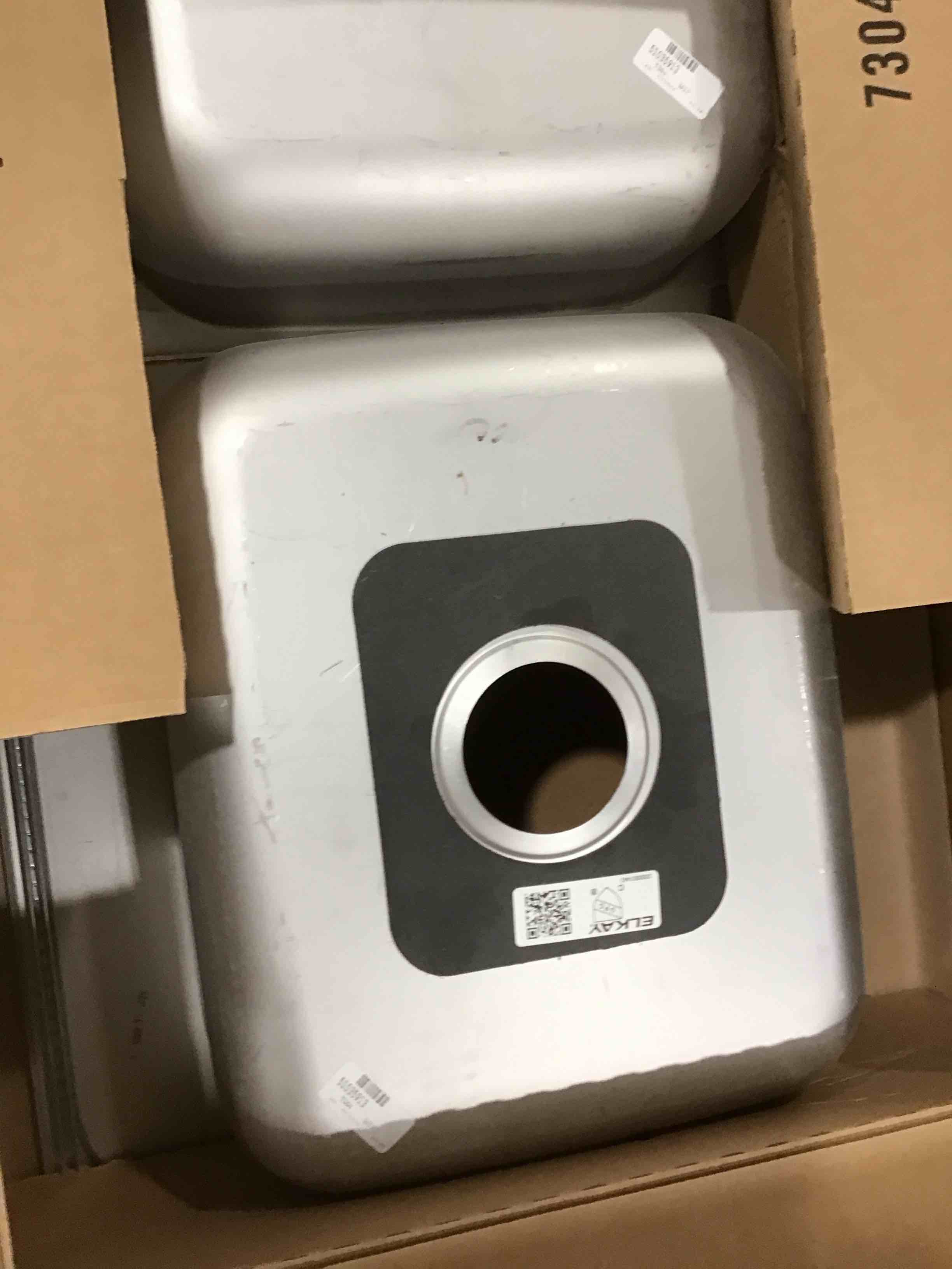 https://s3.amazonaws.com/lotting-images-prod/bidfta/GRA1579930_1736780022949.jpeg