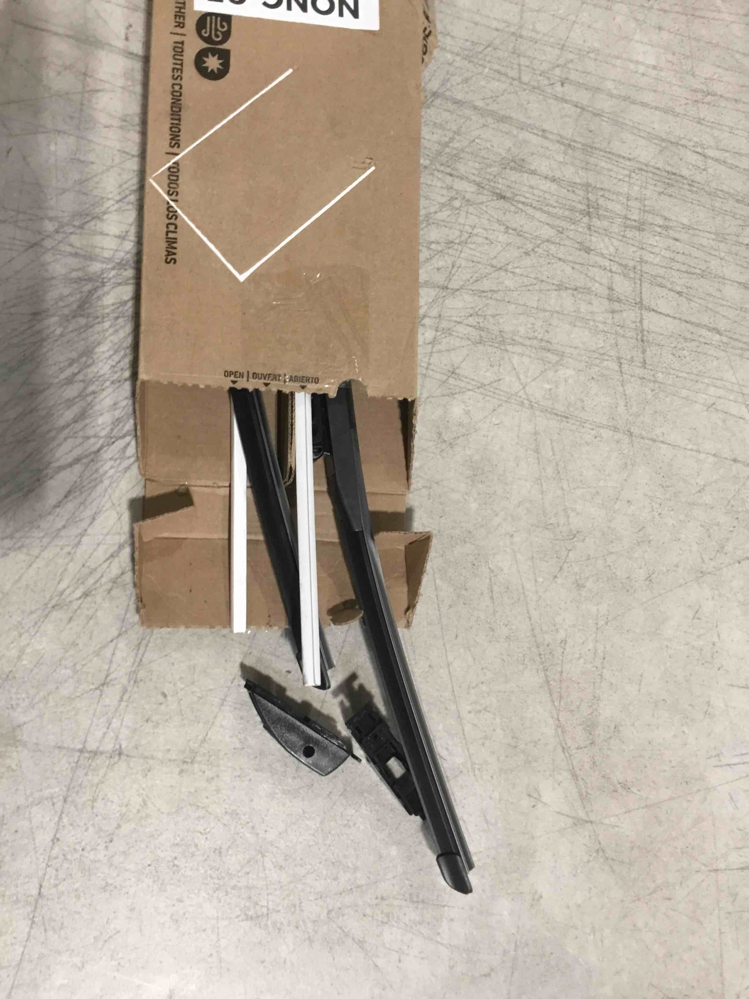 https://s3.amazonaws.com/lotting-images-prod/bidfta/GRA1581714_1741699959538.jpeg