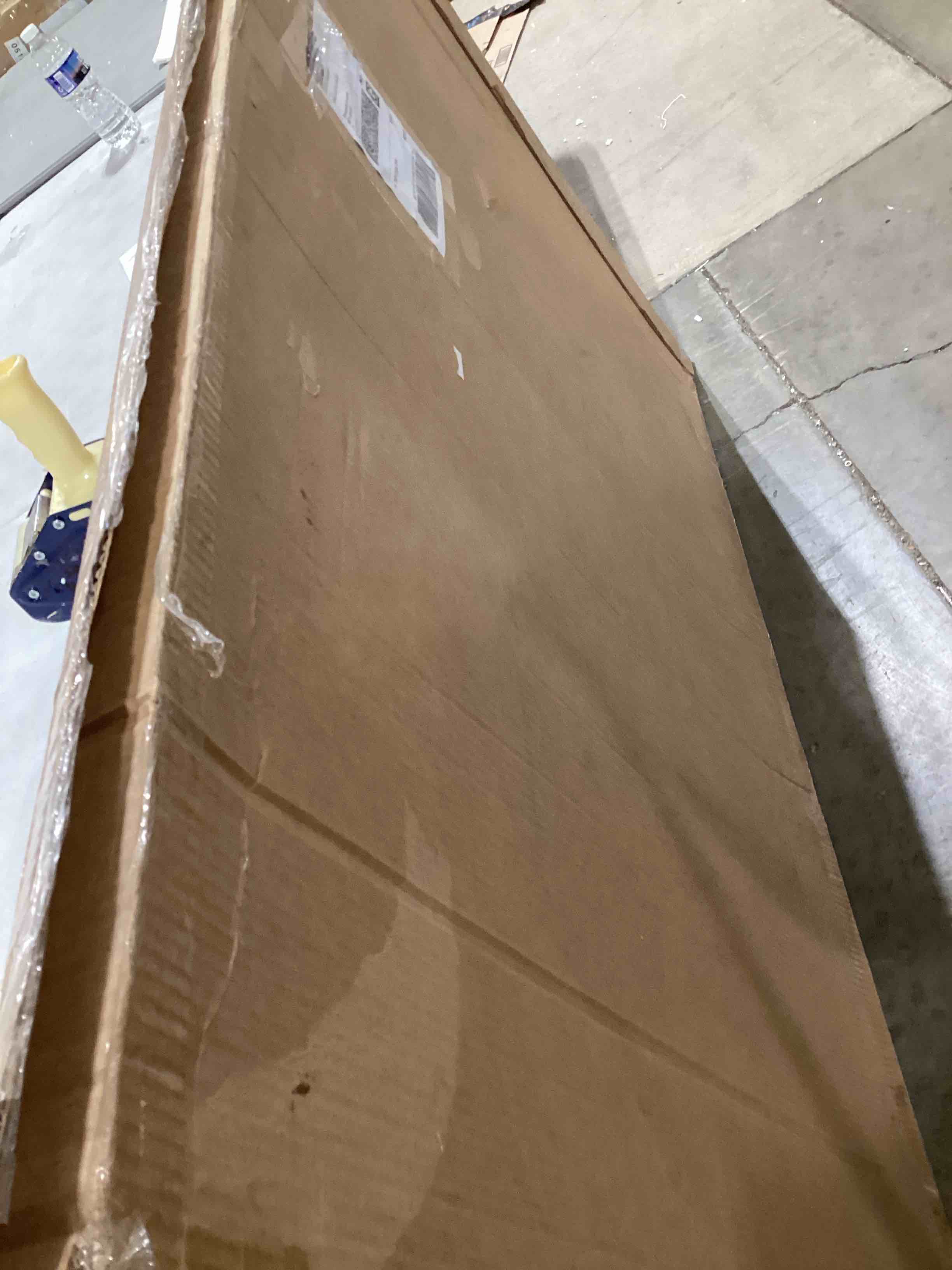 https://s3.amazonaws.com/lotting-images-prod/bidfta/GRA1582743_1739389670368.jpeg