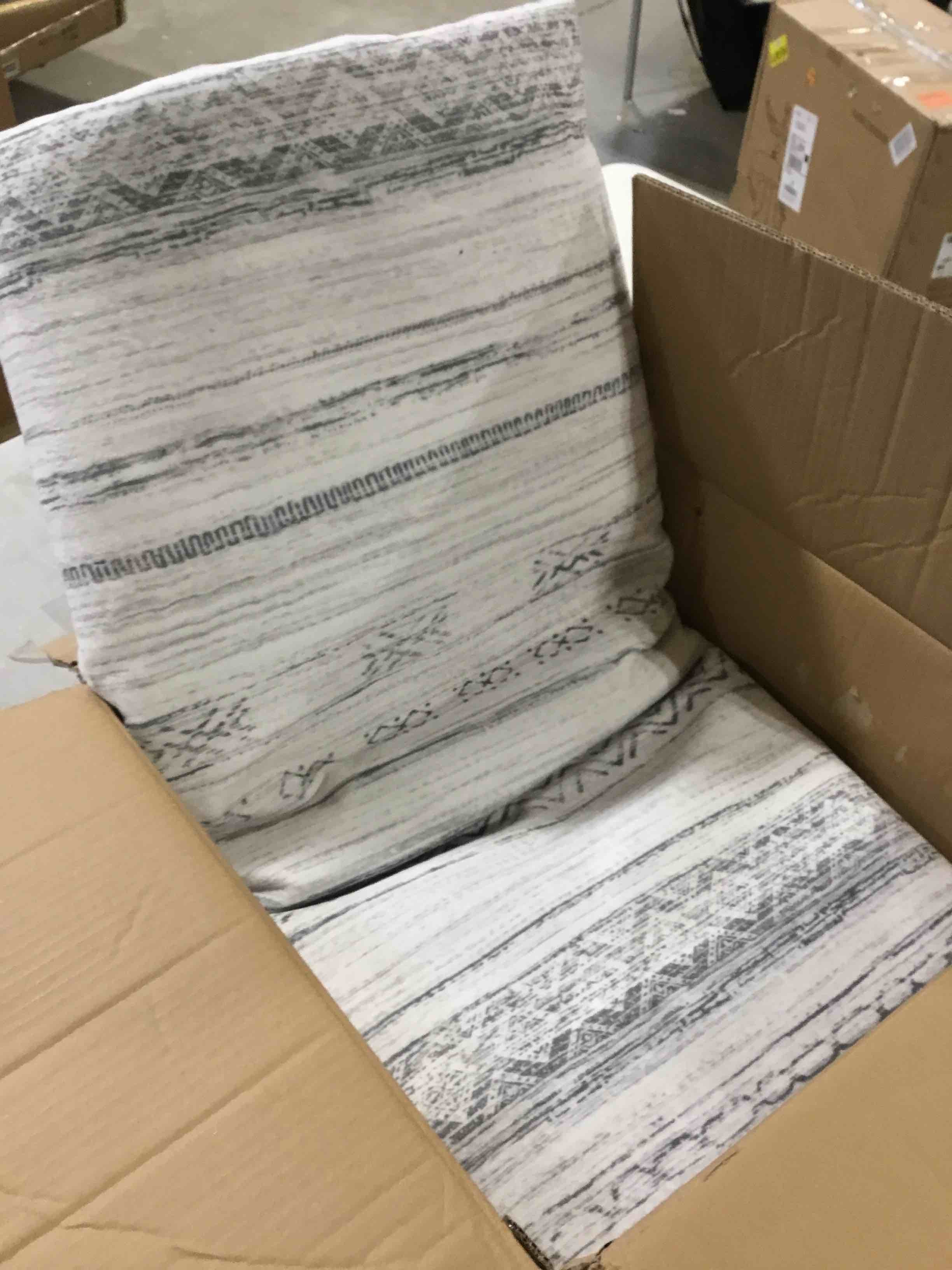 https://s3.amazonaws.com/lotting-images-prod/bidfta/GRA1583457_1739809863307.jpeg