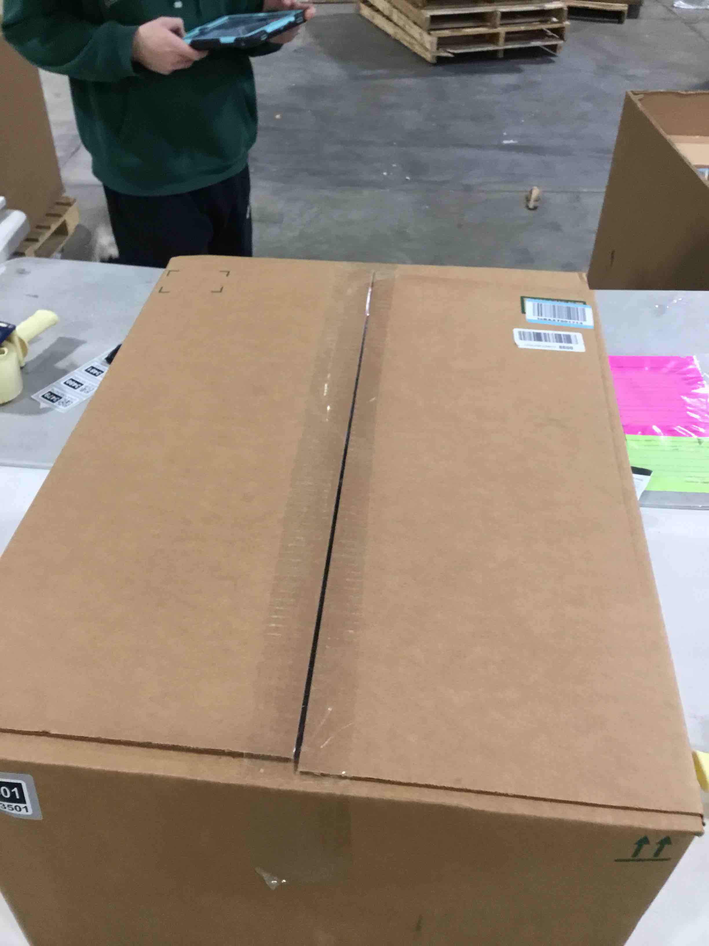 https://s3.amazonaws.com/lotting-images-prod/bidfta/GRA1583501_1739815578407.jpeg