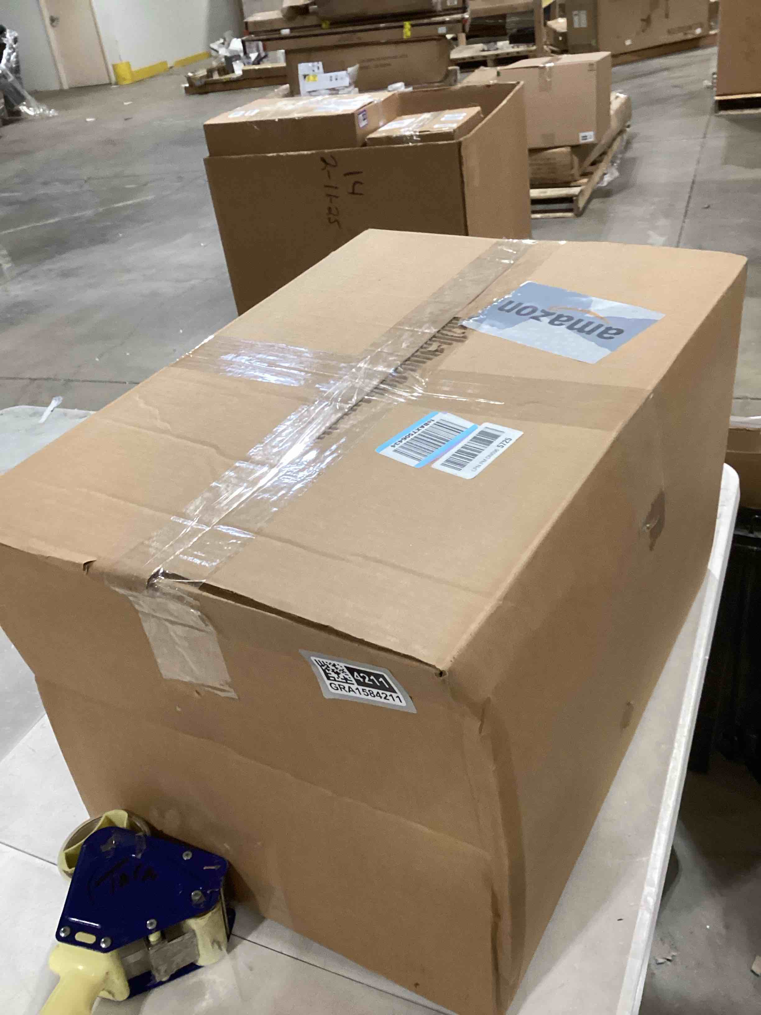 https://s3.amazonaws.com/lotting-images-prod/bidfta/GRA1584211_1740150054491.jpeg