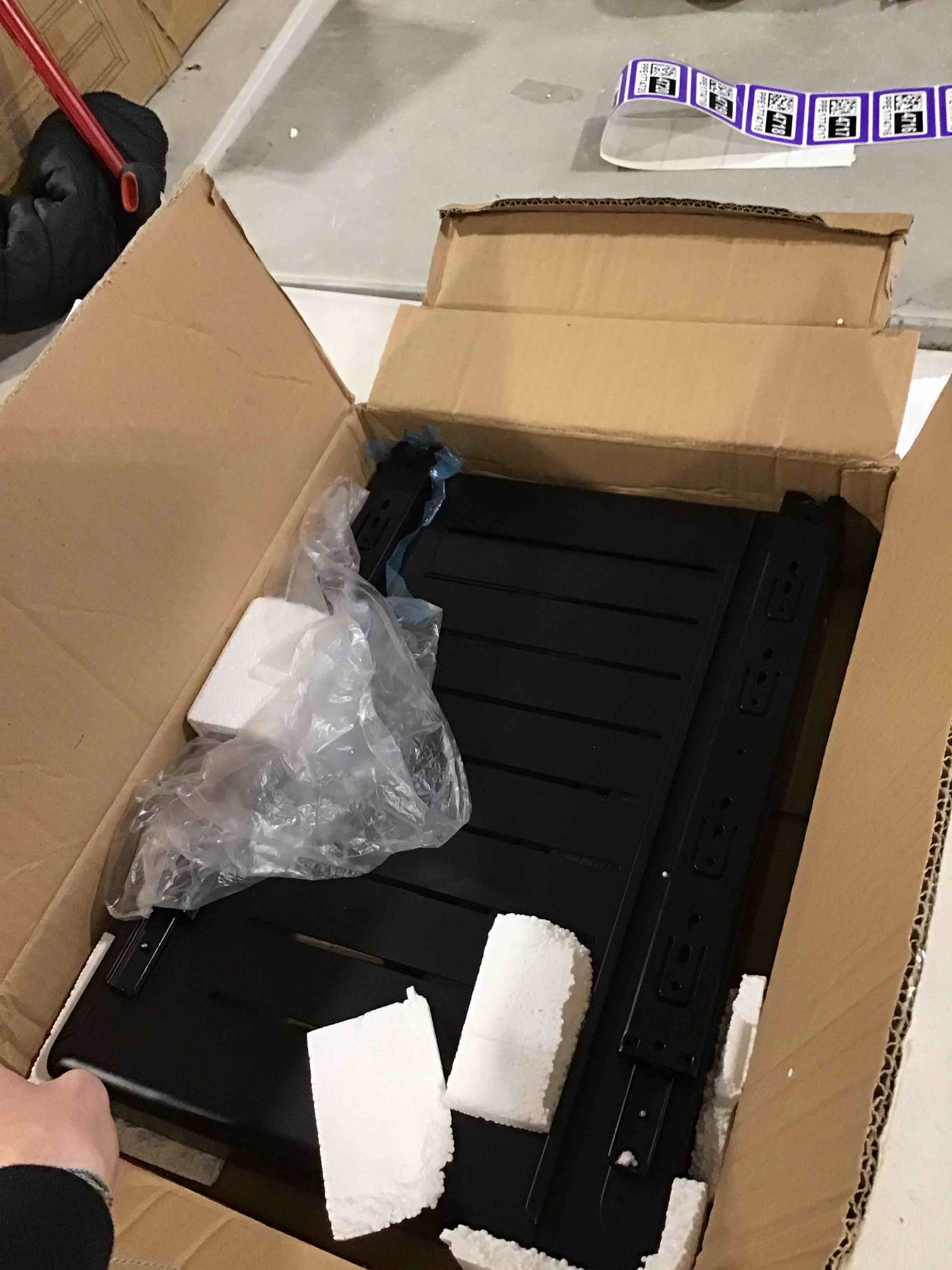 https://s3.amazonaws.com/lotting-images-prod/bidfta/GRA1584443_1740411293032.jpeg