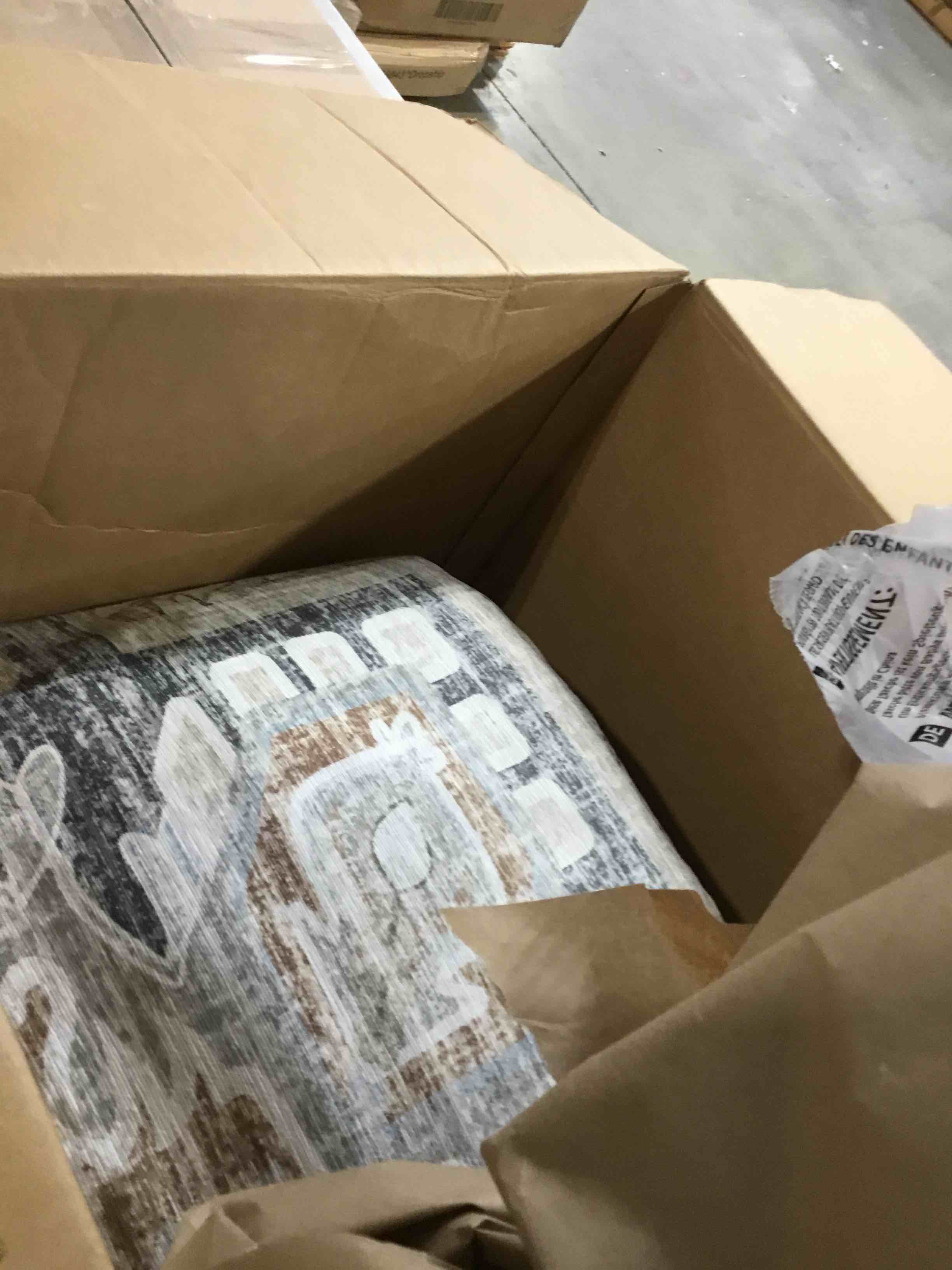 https://s3.amazonaws.com/lotting-images-prod/bidfta/GRA1584940_1740512077410.jpeg