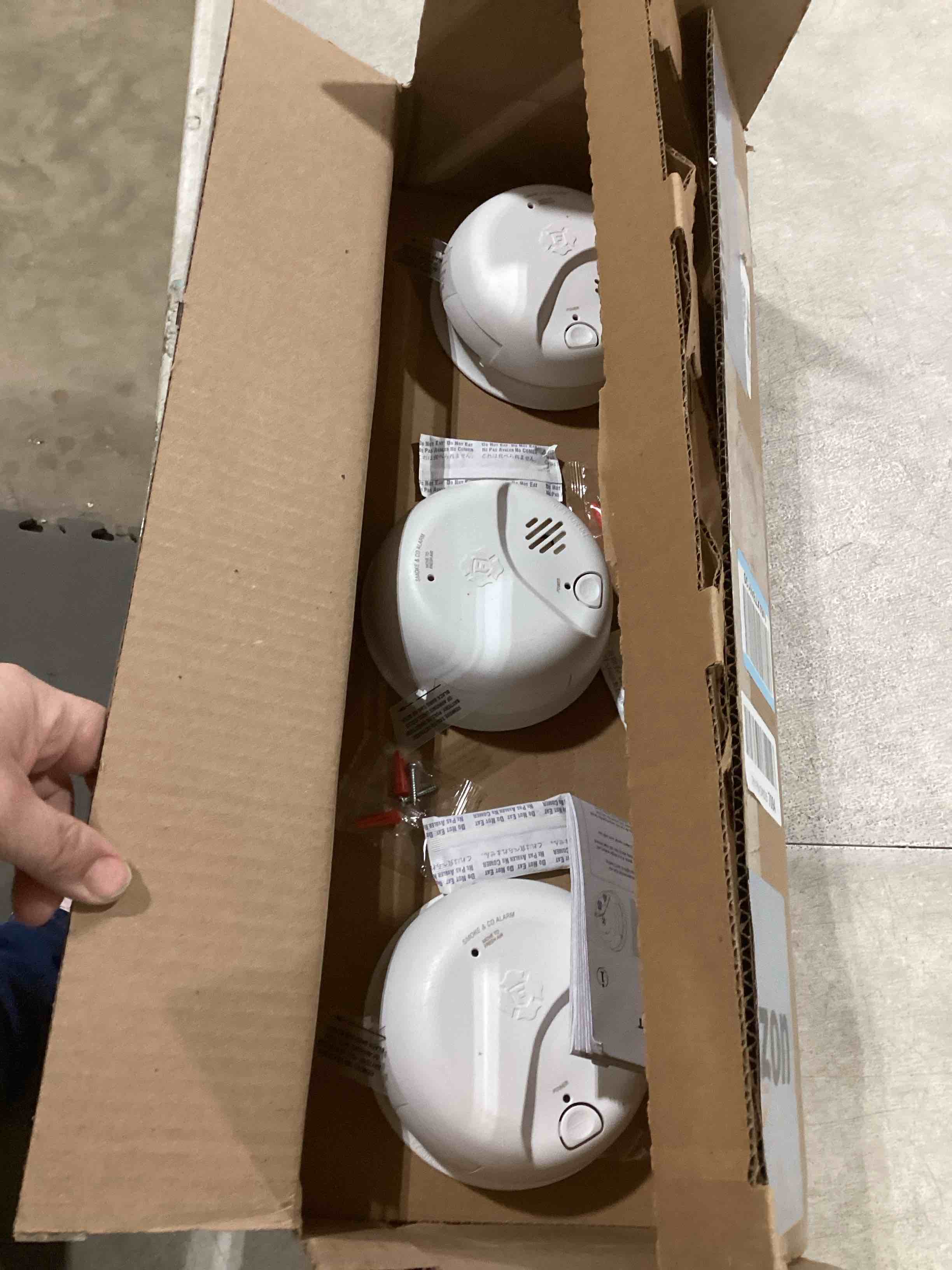 https://s3.amazonaws.com/lotting-images-prod/bidfta/GRA1585371_1741950432856.jpeg