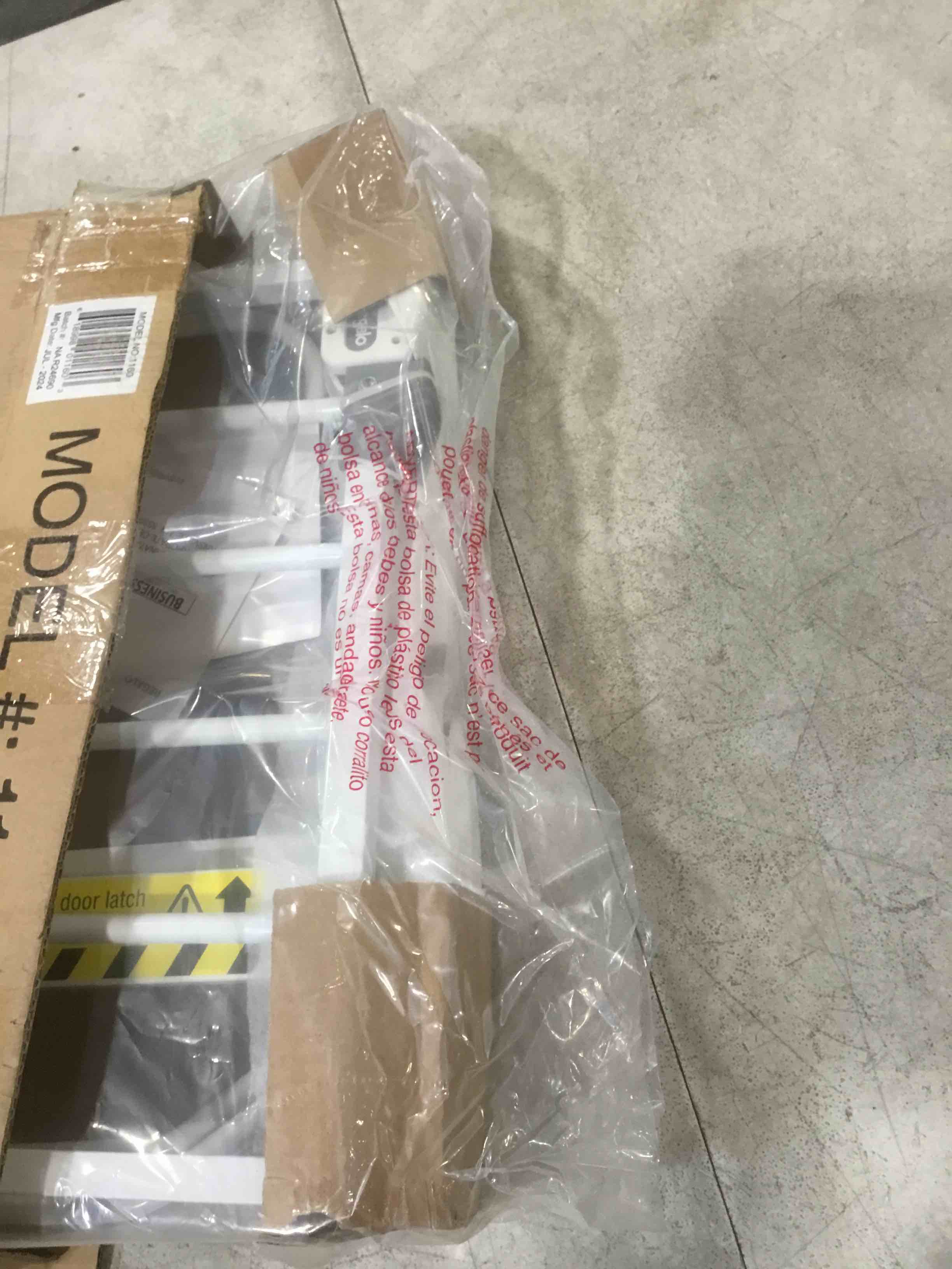 https://s3.amazonaws.com/lotting-images-prod/bidfta/GRA1585759_1742396140254.jpeg